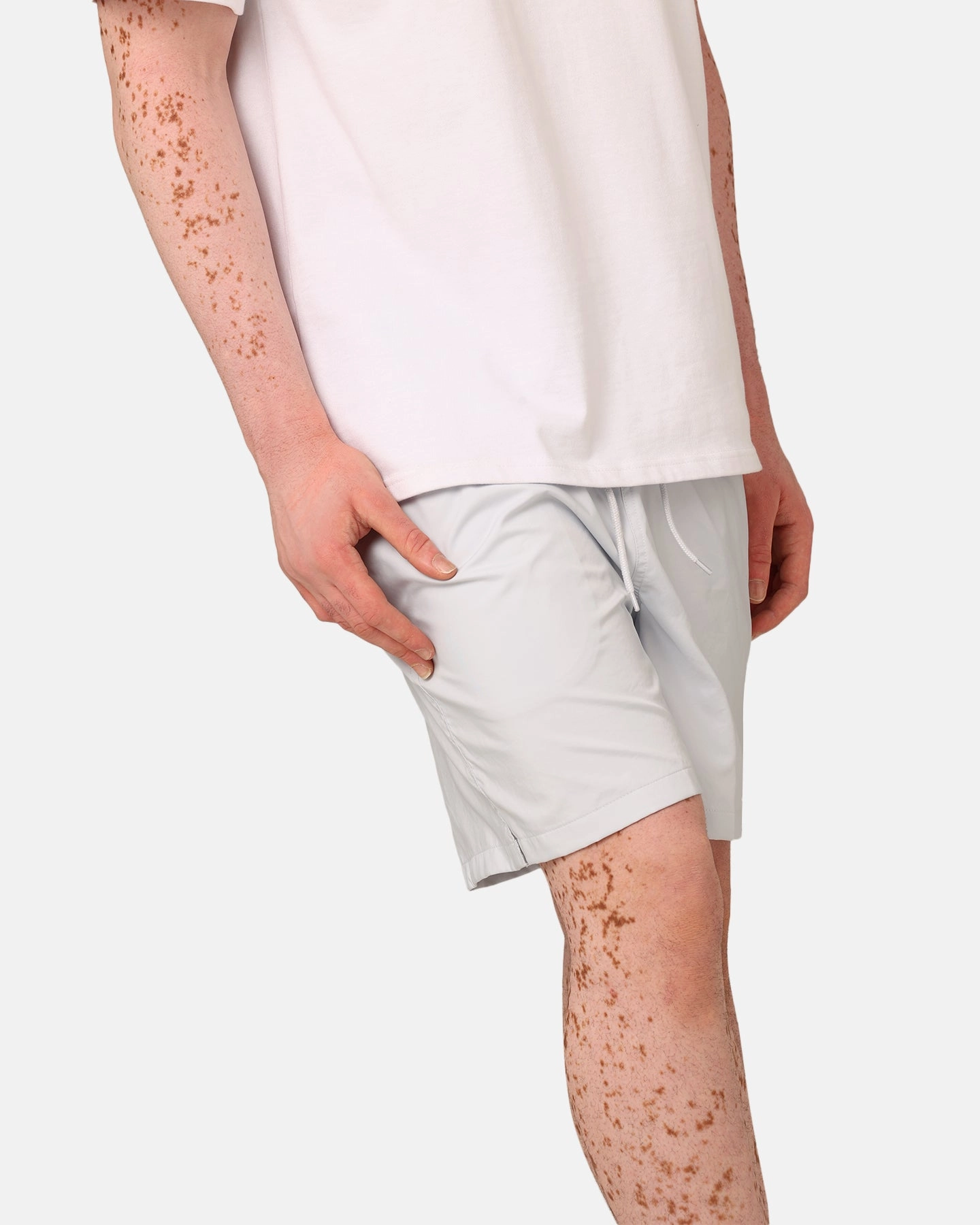 Nike Club Flow Shorts Pure Platinum handmade touch