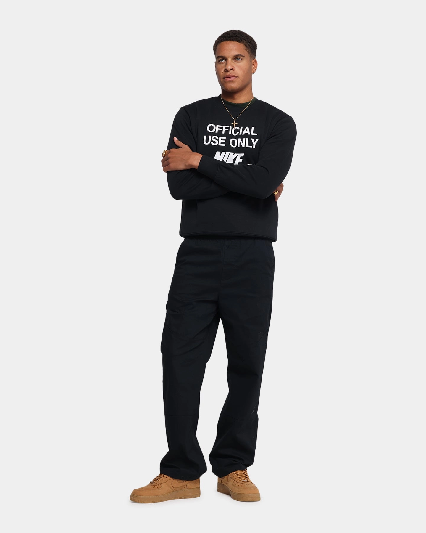 Travel Street Style Nike Club French Terry Crewneck Black/White