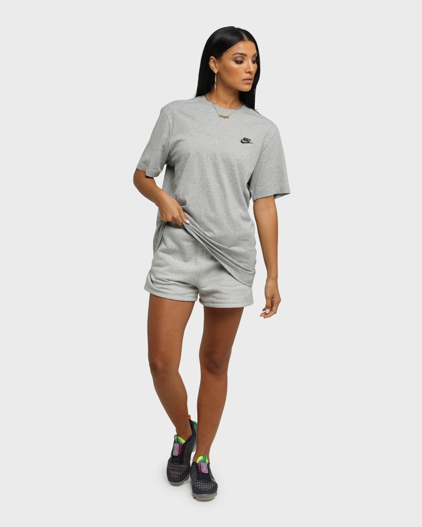 Nike Nike Sportswear Club T-Shirt Dark Grey Heather Chic Style Chic Fit