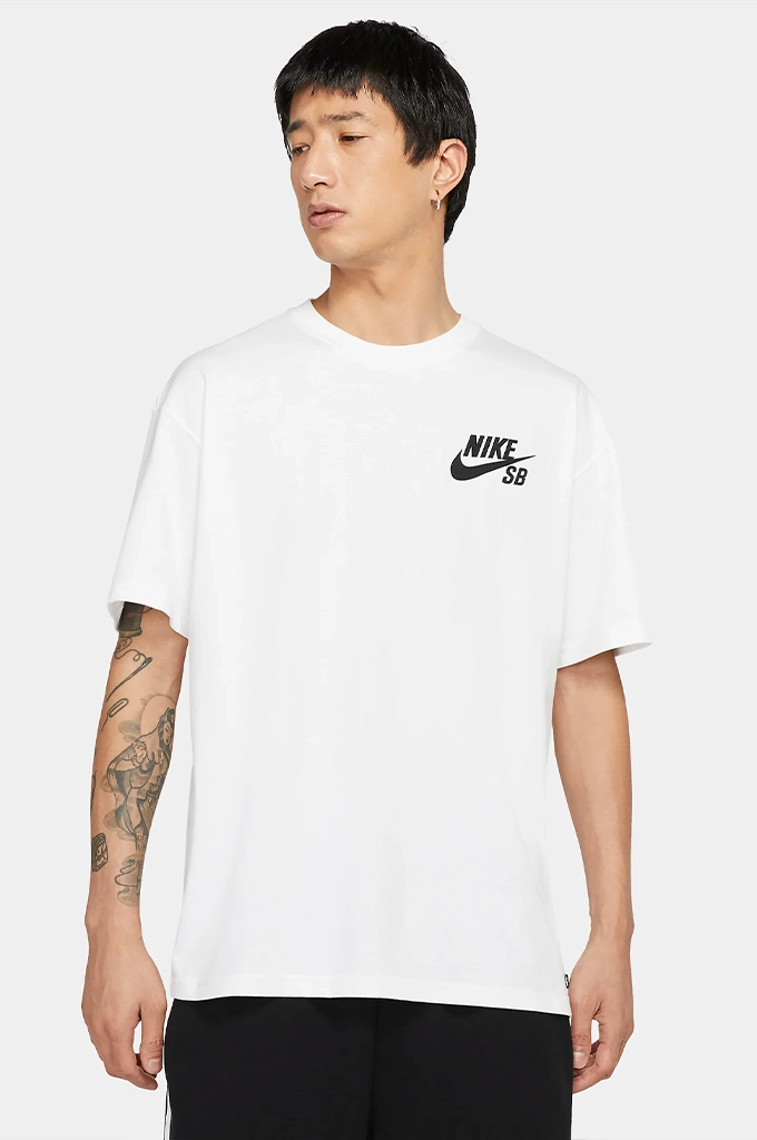 Nike SB Chest Logo Skate Tee OdorResistant Fabric Smart Fit