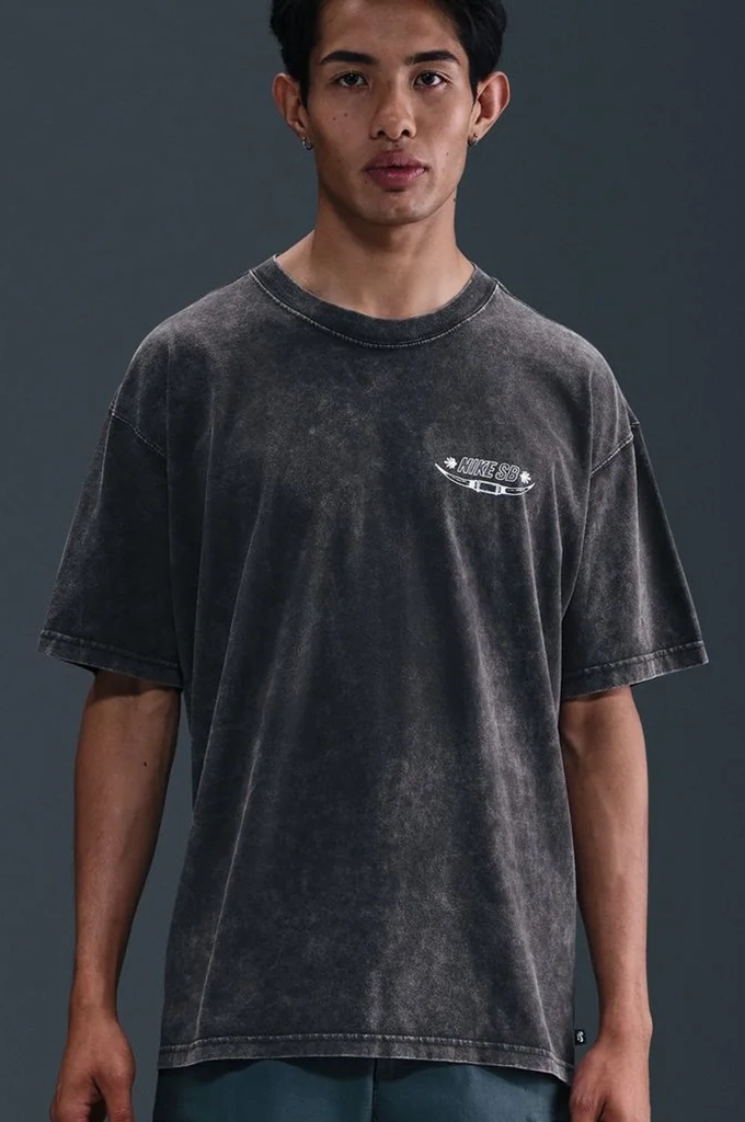 Stretchable Knit Modern and Soft Nike SB Max90 Bee Skate Tee