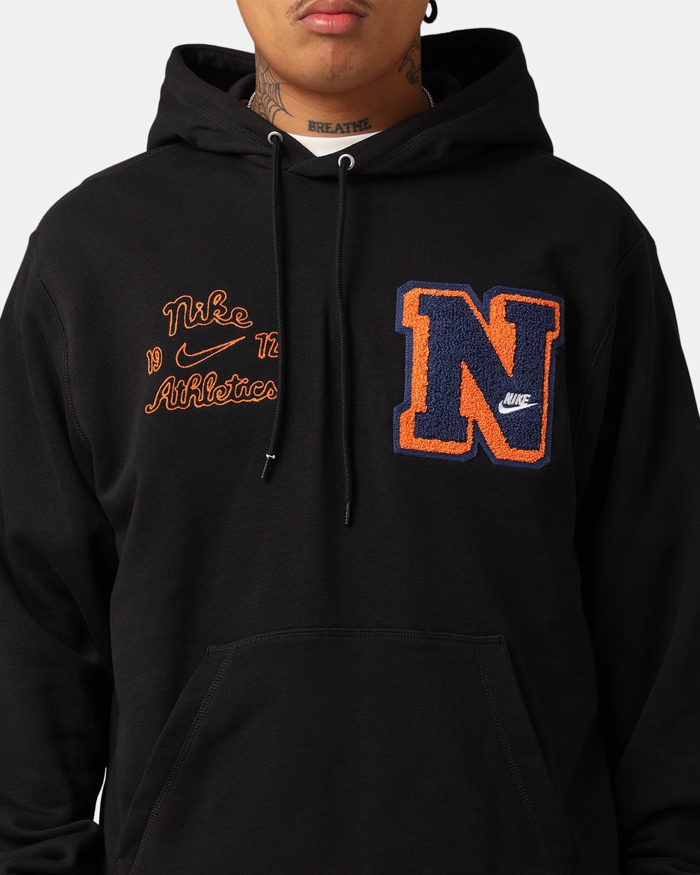 Nike Sportswear Club Essential Hoodie Black Resilience