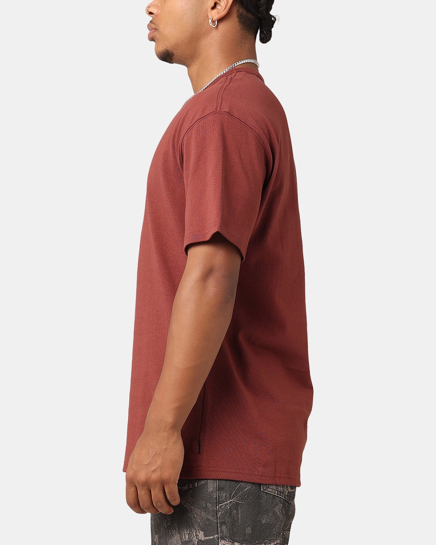 Urban Casual Look Relaxed Style Nike Sportswear Premium Essentials Sustainable T-Shirt Brown