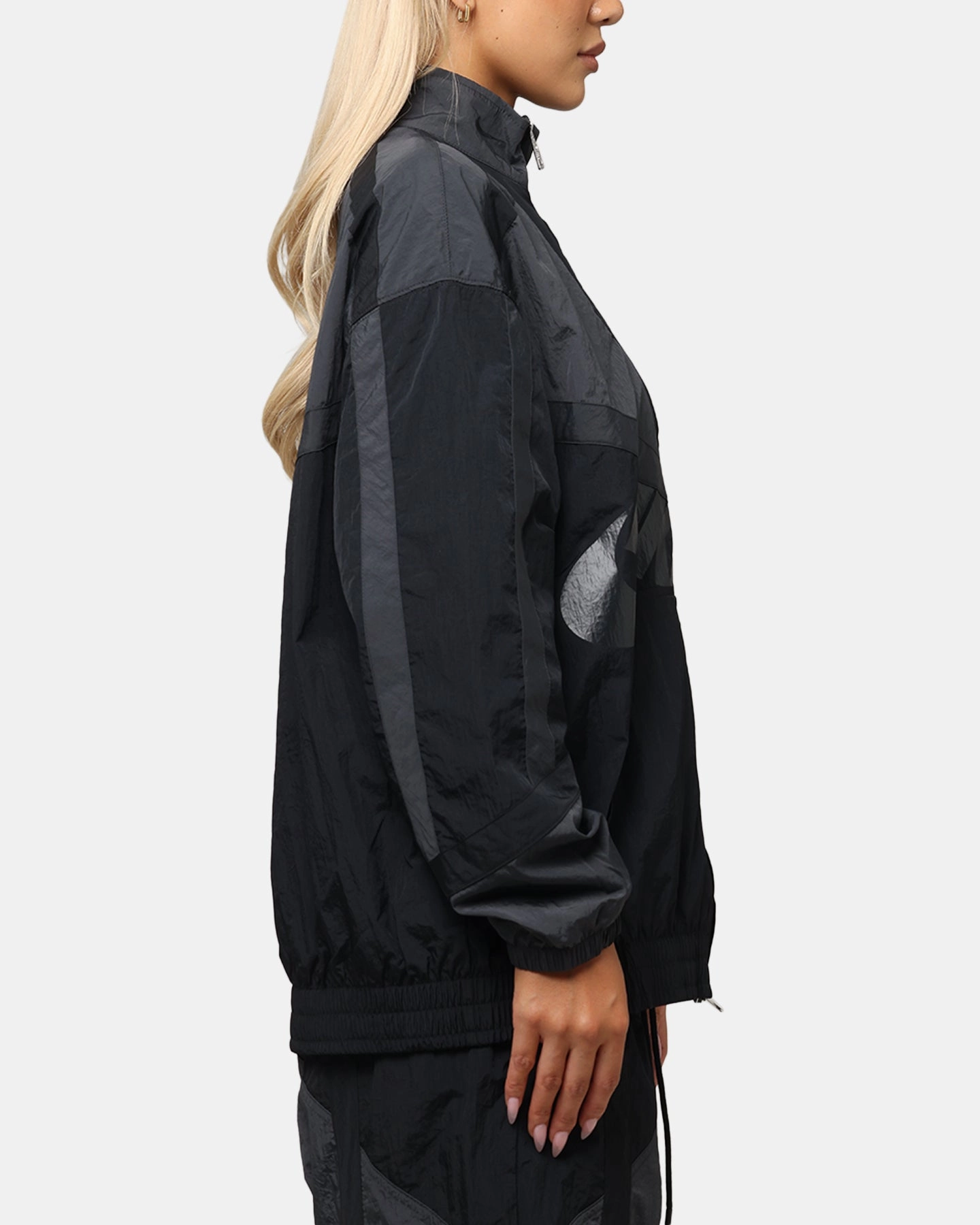 Nike Women's Oversized Street Woven Jacket Anthracite/Black Essential City Look