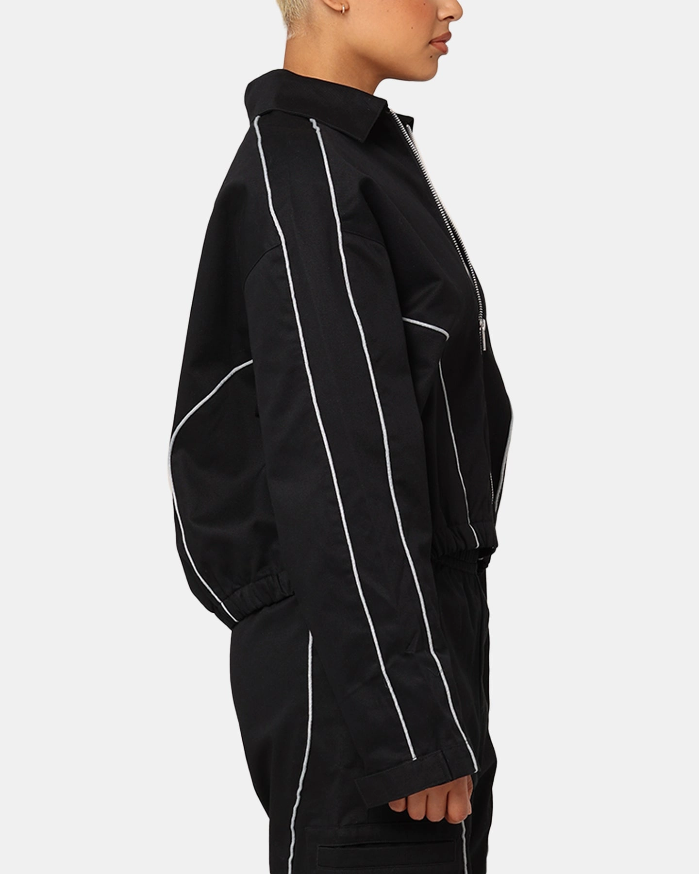 NonBulky Midweight Build Nike Women's Sportswear Street Woven Jacket Black/Light Plum