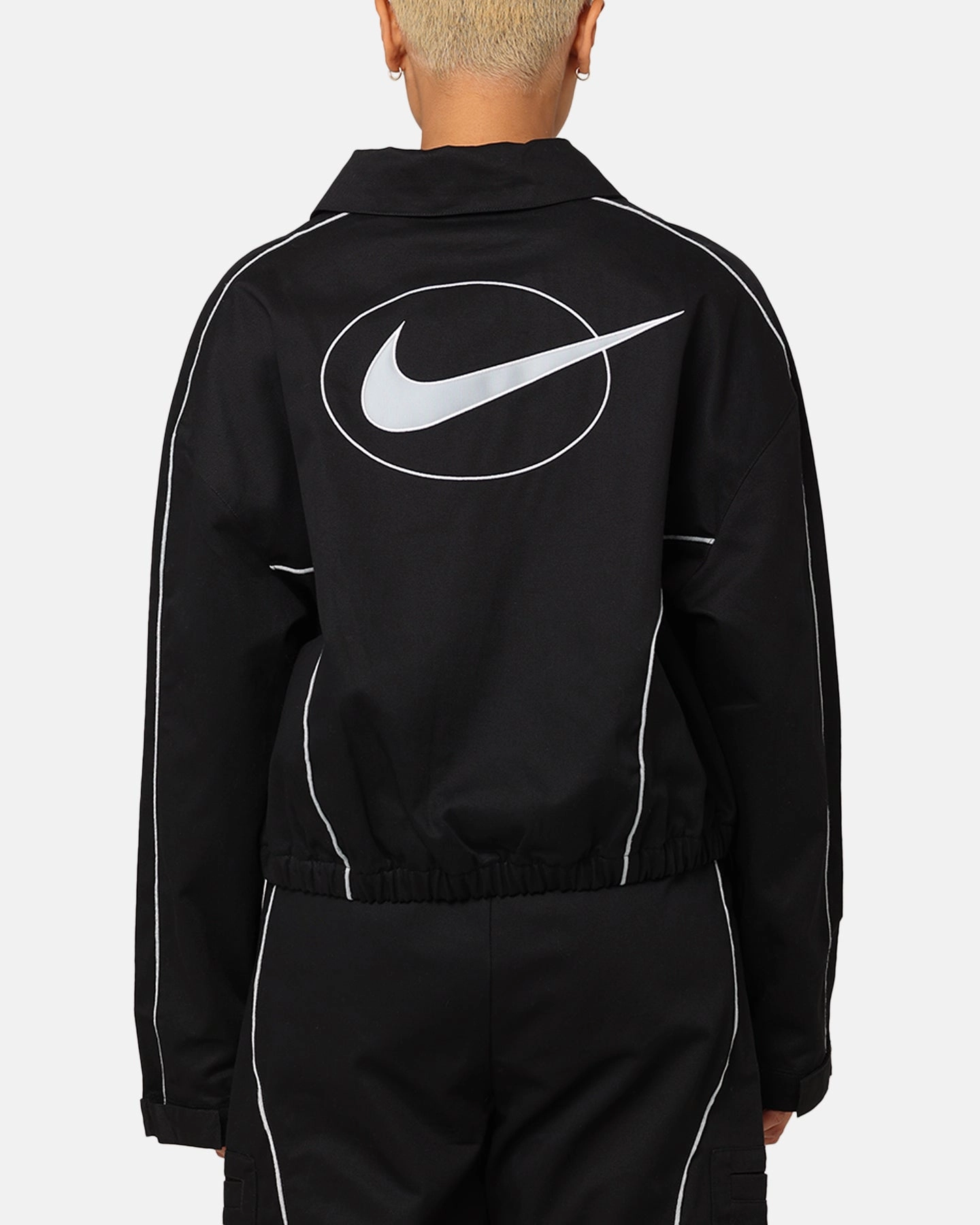Nike Women's Sportswear Street Woven Jacket Black/Light Plum Slim Fit Cut writers