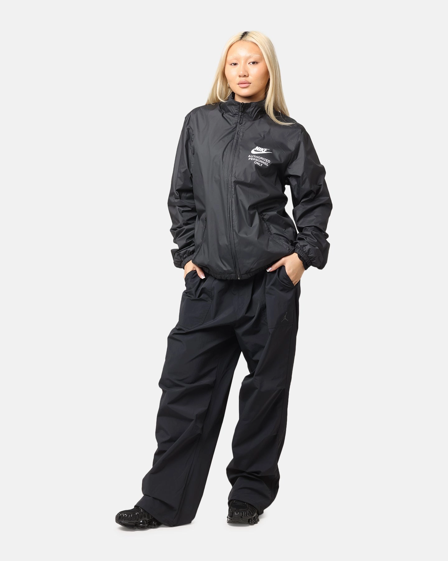 Nike Woven Full Zip Jacket Black/Black Lightweight insulation floral