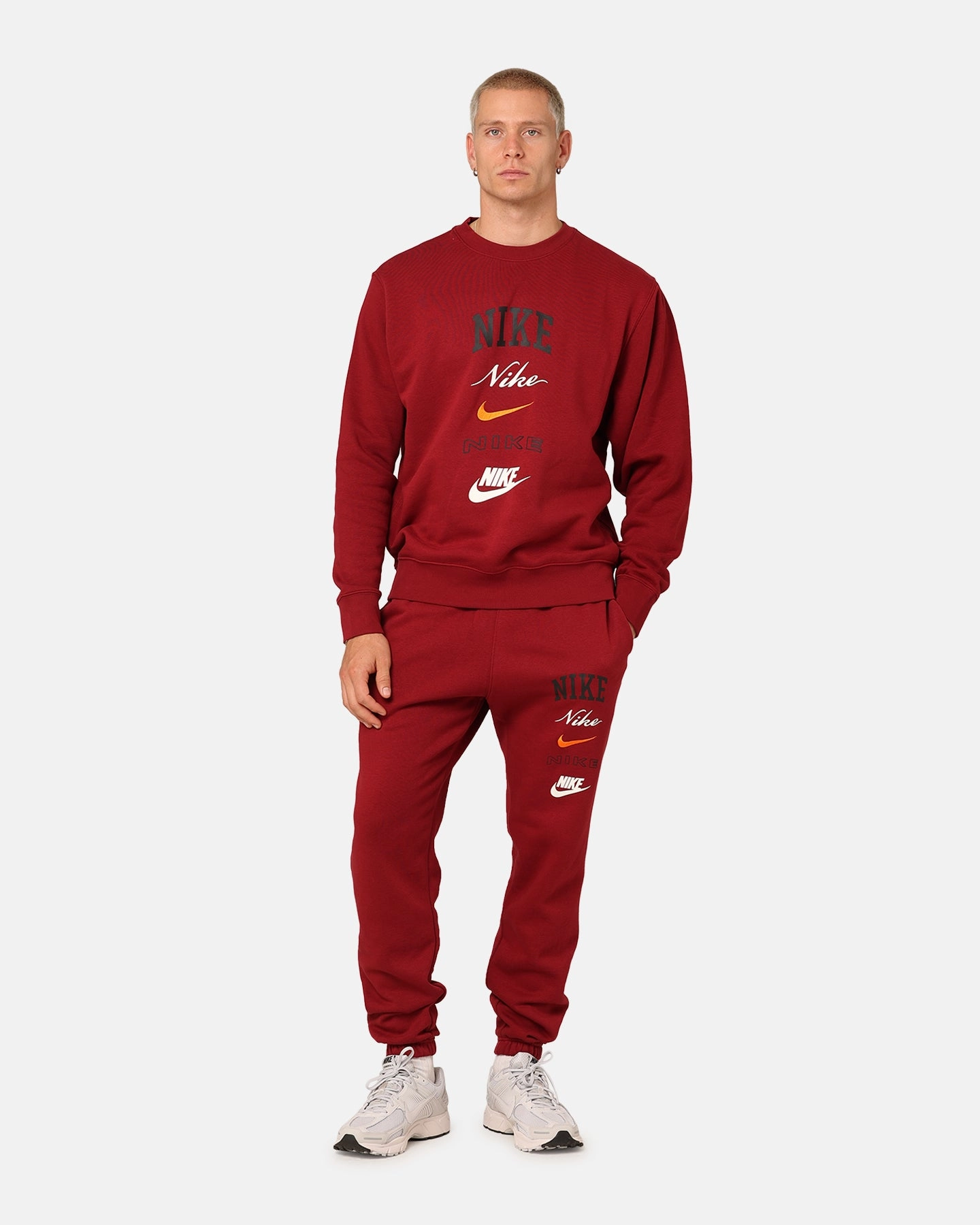 Nike Club Fleece Long-Sleeve Crewneck Team Red/Sail Casual Work Look Monochrome Look