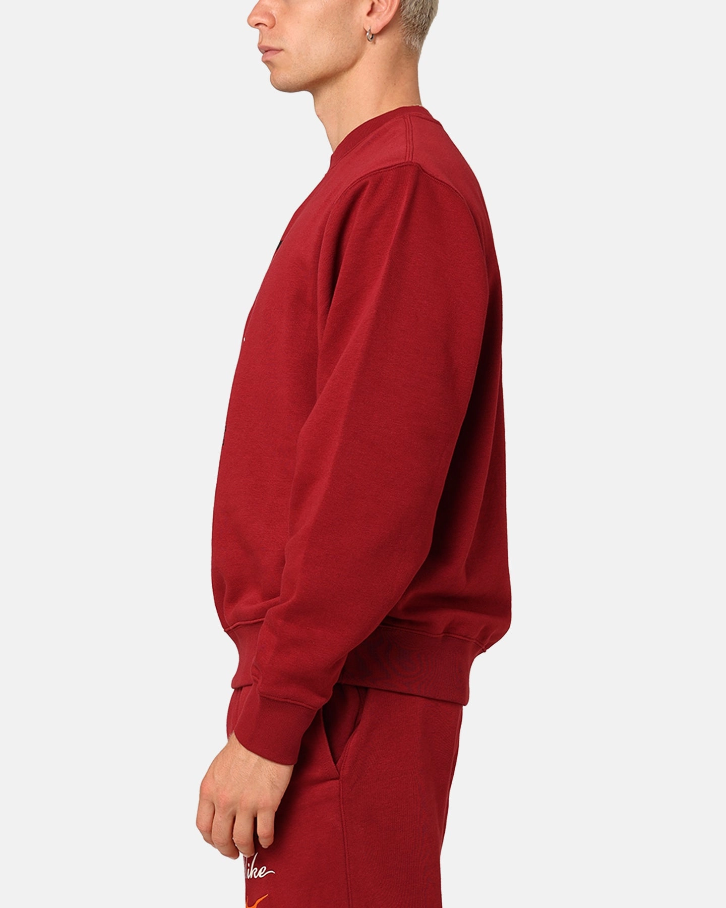 Nike Club Fleece Long-Sleeve Crewneck Team Red/Sail Hypoallergenic Interior Layer Eco Friendly Recycled Material