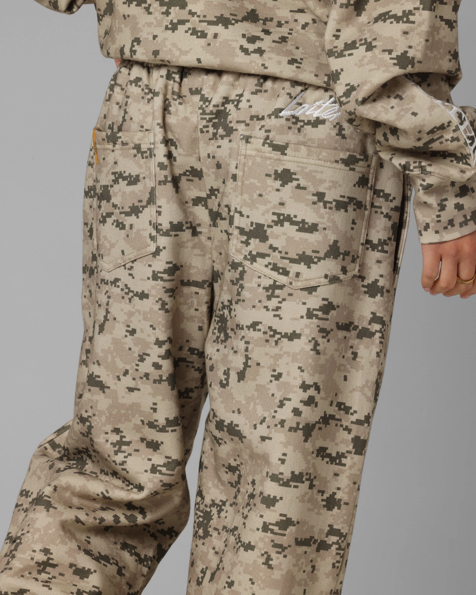 Loiter Hybrid Sweatpants Digi Camo Non Irritating