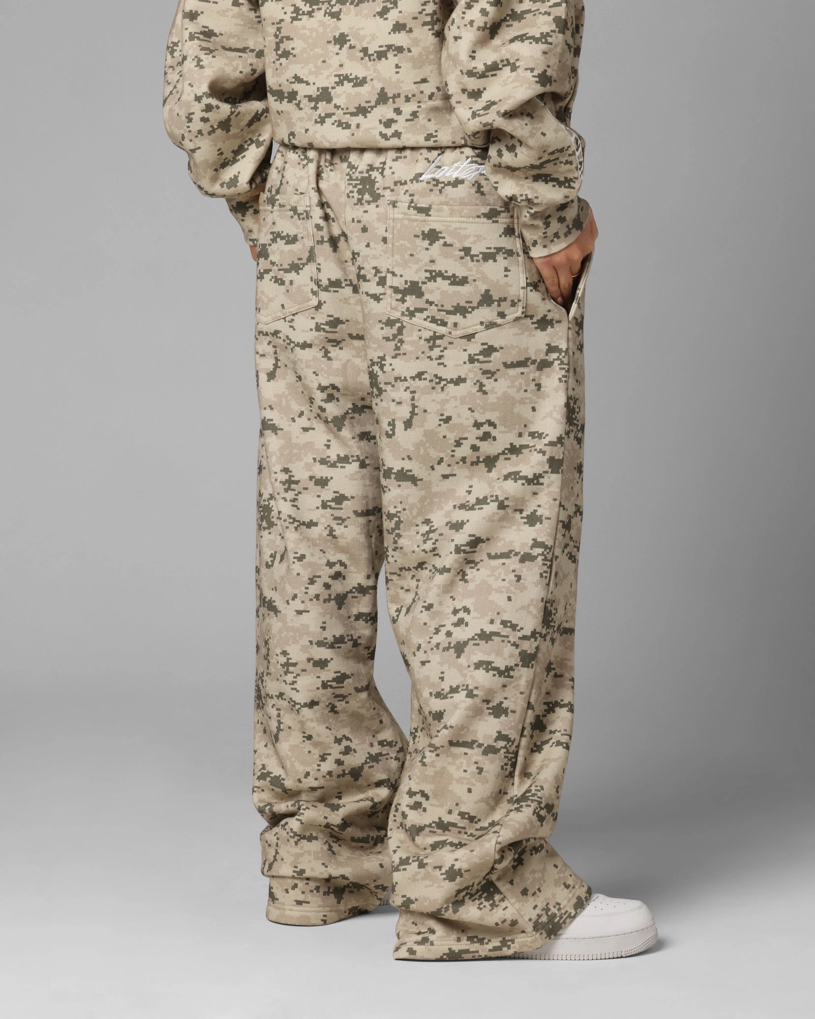Loiter Hybrid Sweatpants Digi Camo Training Wear Comfy Vibes