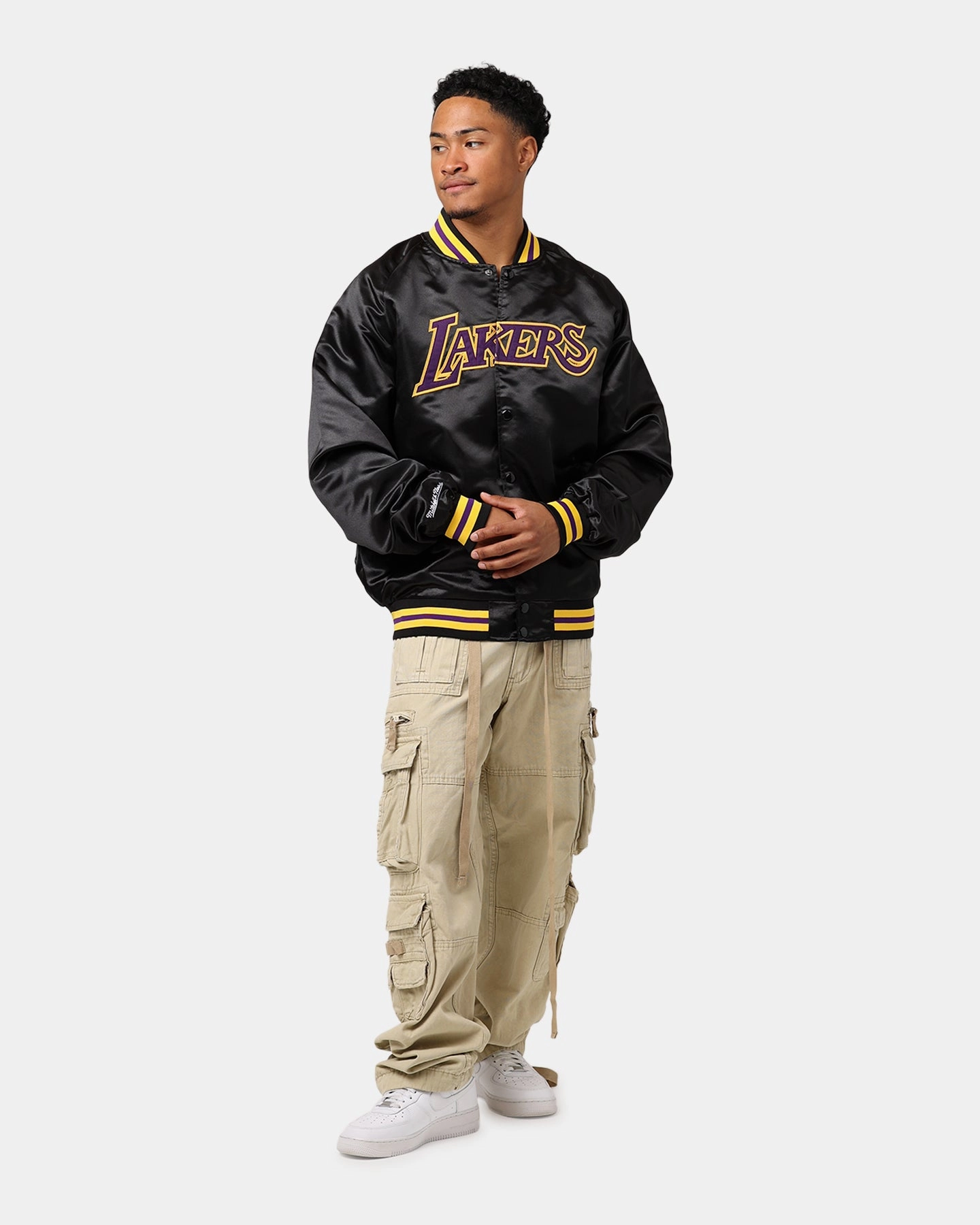 Mitchell & Ness Los Angeles Lakers Lightweight Satin Jacket Black beach scene Protective Padding