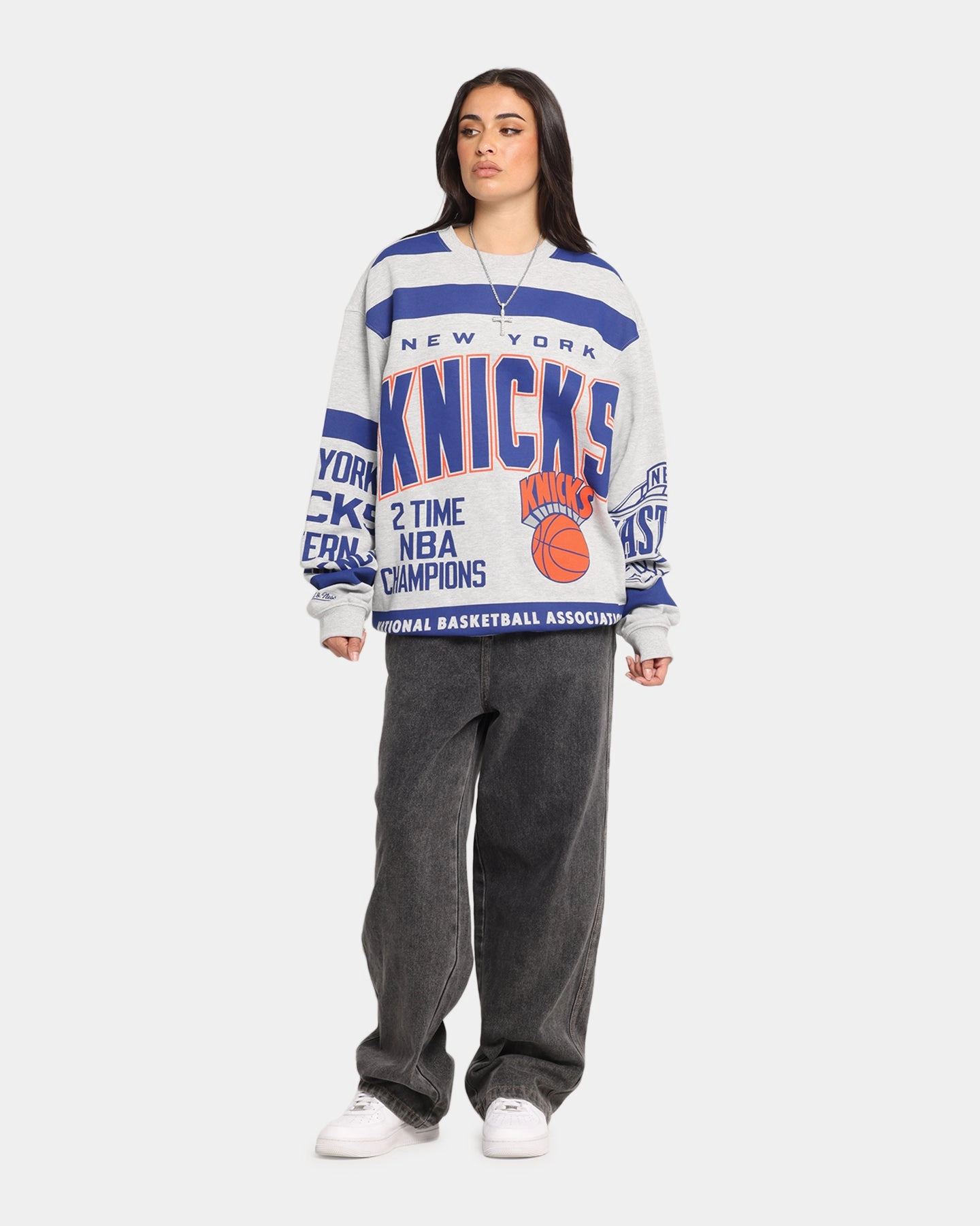 Roll up sleeves Advanced Insulation Mitchell & Ness New York Knicks Letterform Crewneck Grey Marle/Official Team Color