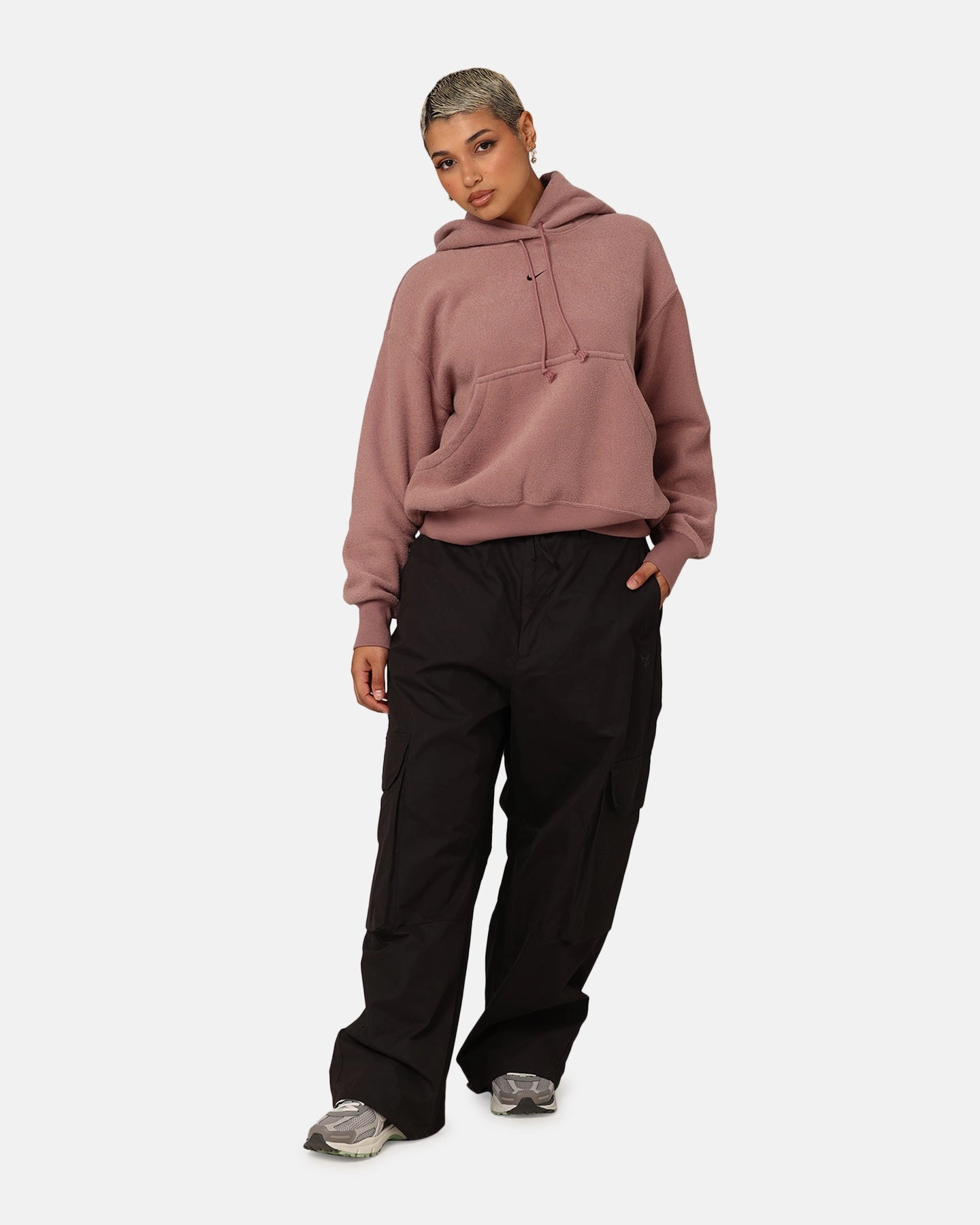 Nike Women's Sportswear Phoenix Plush Cosy Fleece Hoodie Smokey Mauve/Black Faith