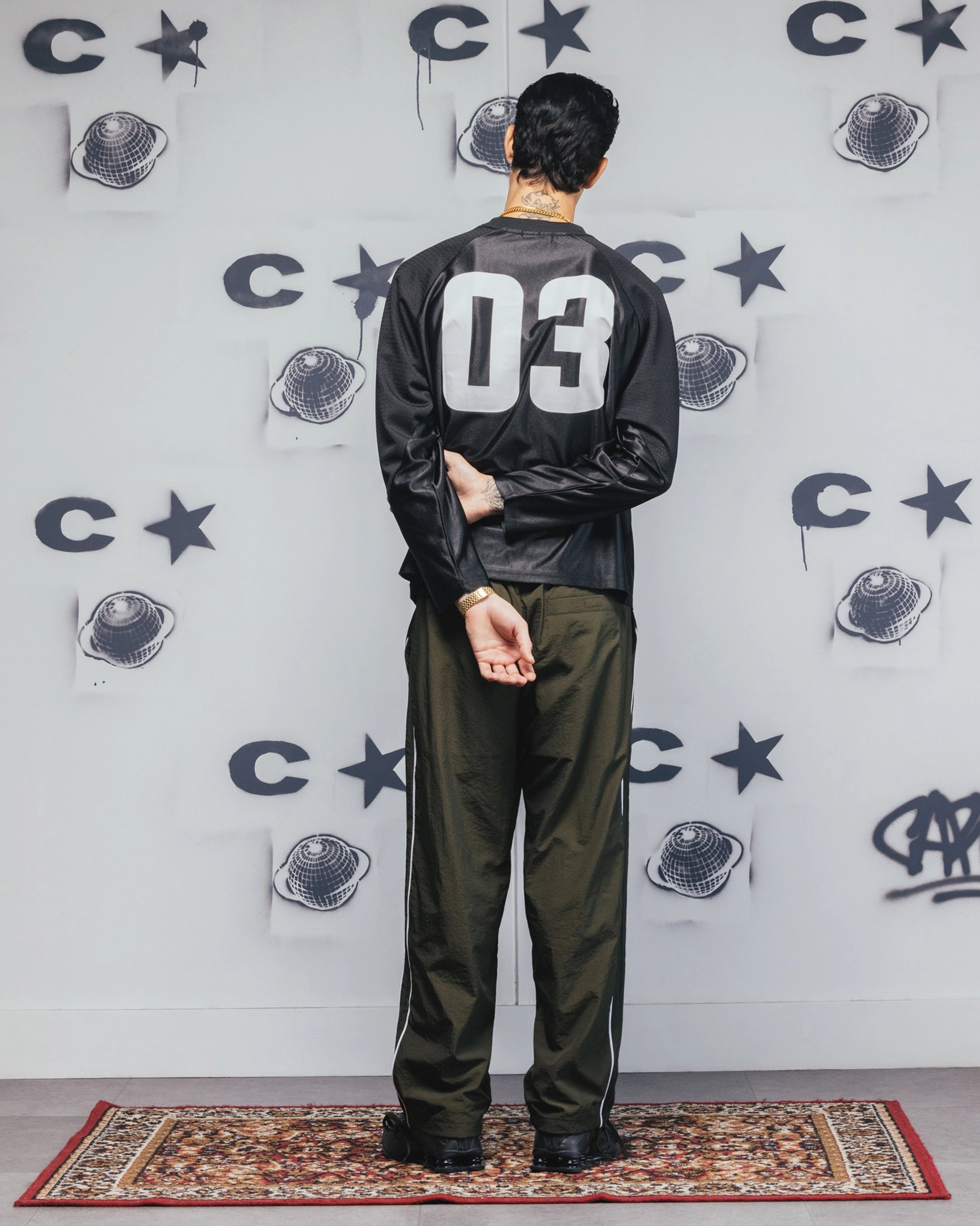 Light Outfit Carre Nebula Long Sleeve T-Shirt Black