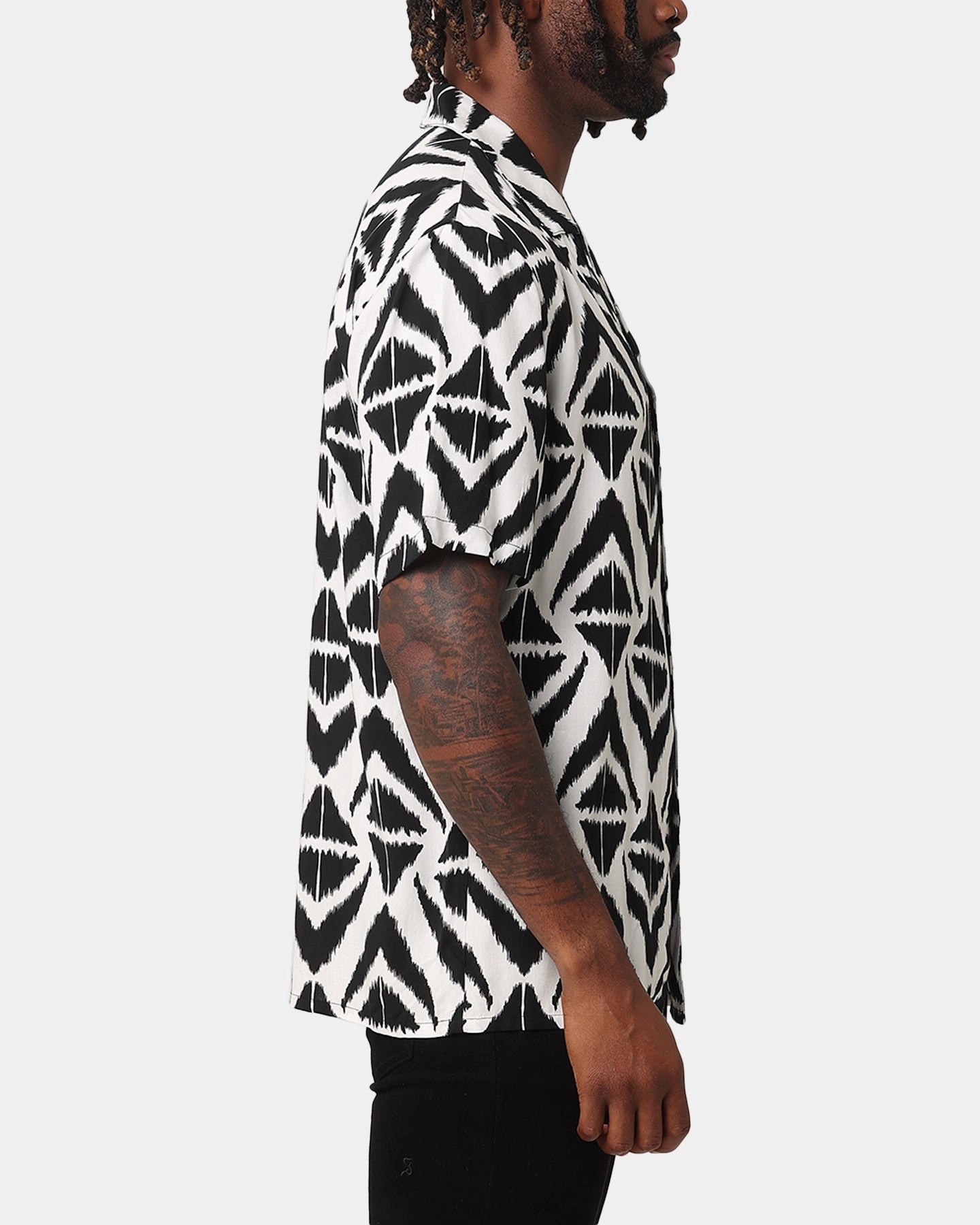 Wrinkle Resistant Finish Business casual XXIII Aztec Button Up Shirt Black/White