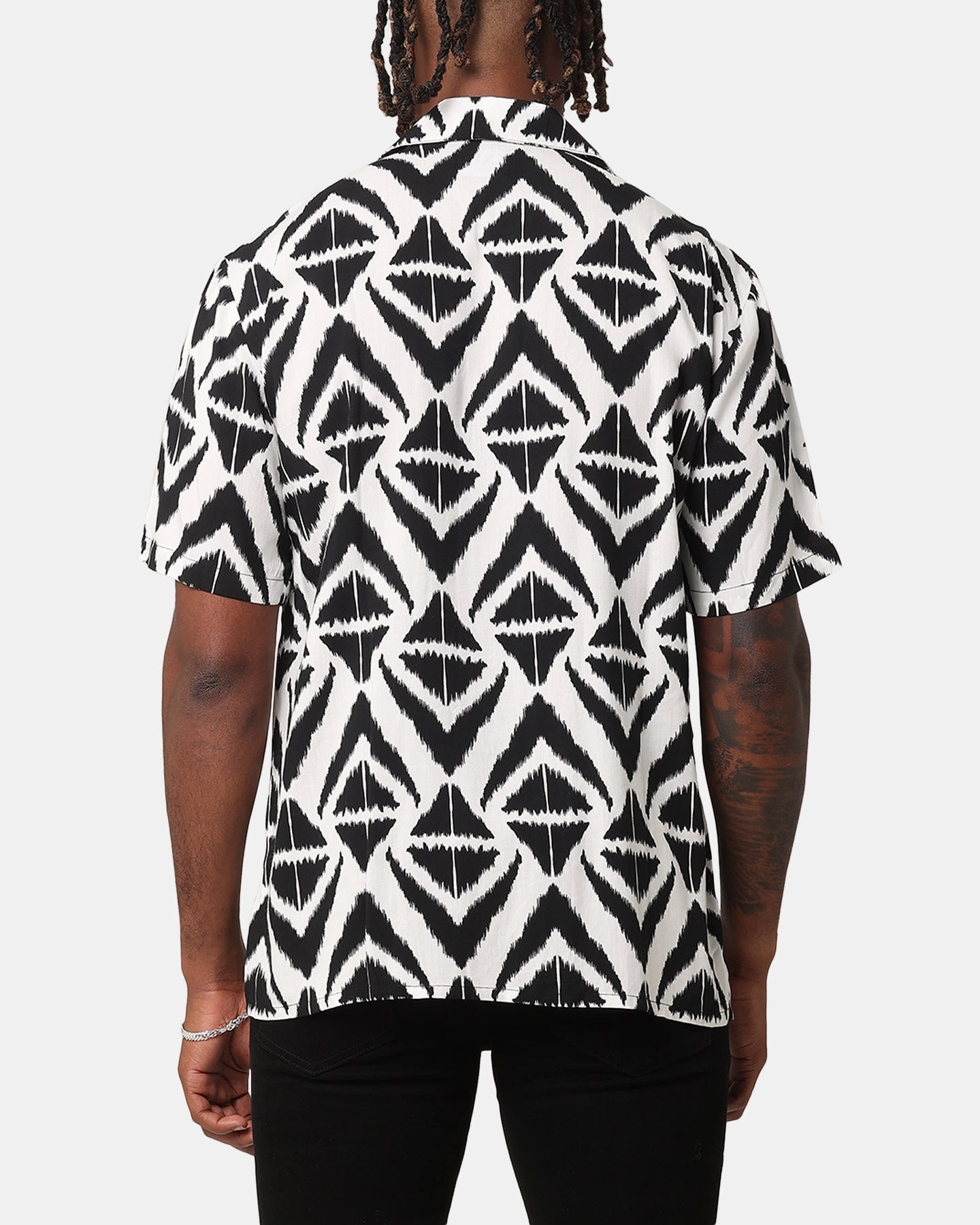 Stretchable Fabric Matte Finish XXIII Aztec Button Up Shirt Black/White