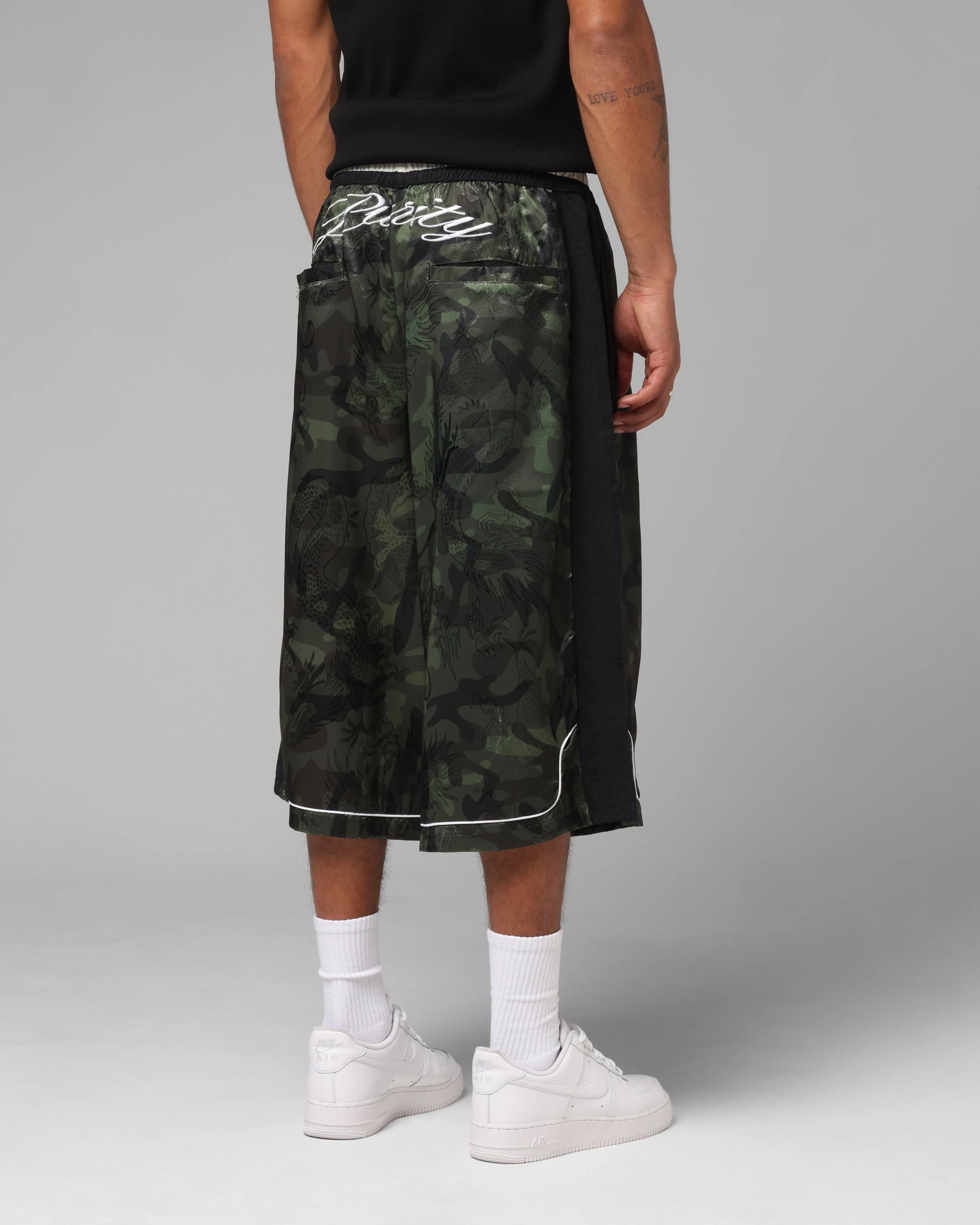 Loiter Fight Club 3 Quarter Shorts Woodland Camo Quick Access Pockets petite size