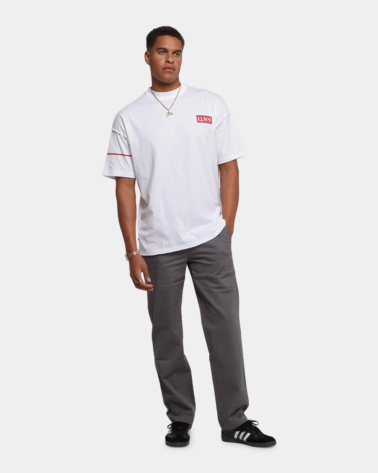 The Anti Order Azero Non Seam Oversized T-Shirt White/Red Cozy Wardrobe sequined details