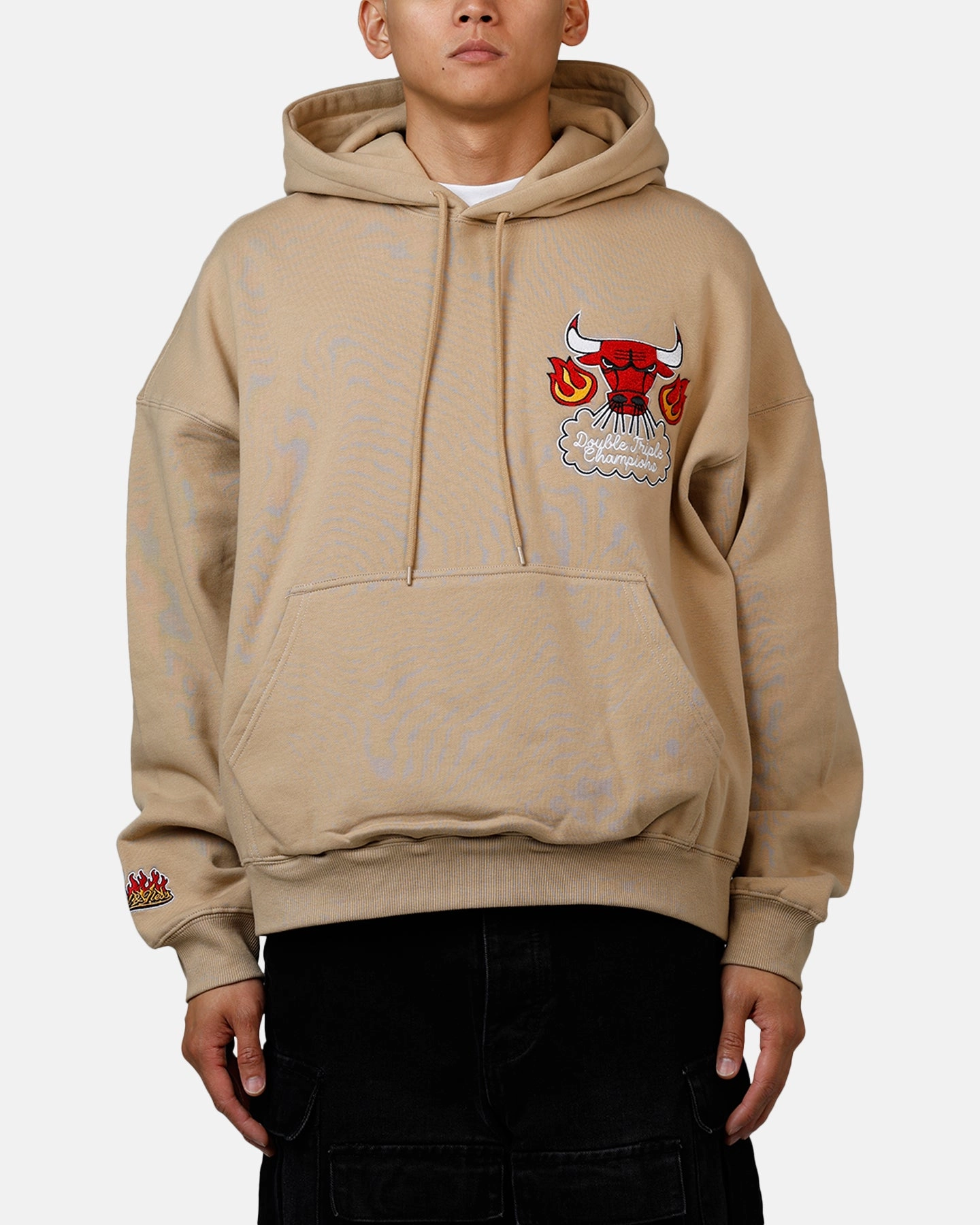 Mitchell & Ness Chicago Bulls Fireball Hoodie Tan Layered Look Versatile Wear