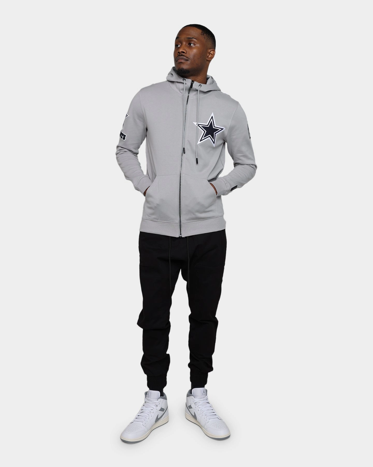 Multi Pocket Style Insulated Core Pro Standard Dallas Cowboys Classic Chenille Jacket Grey