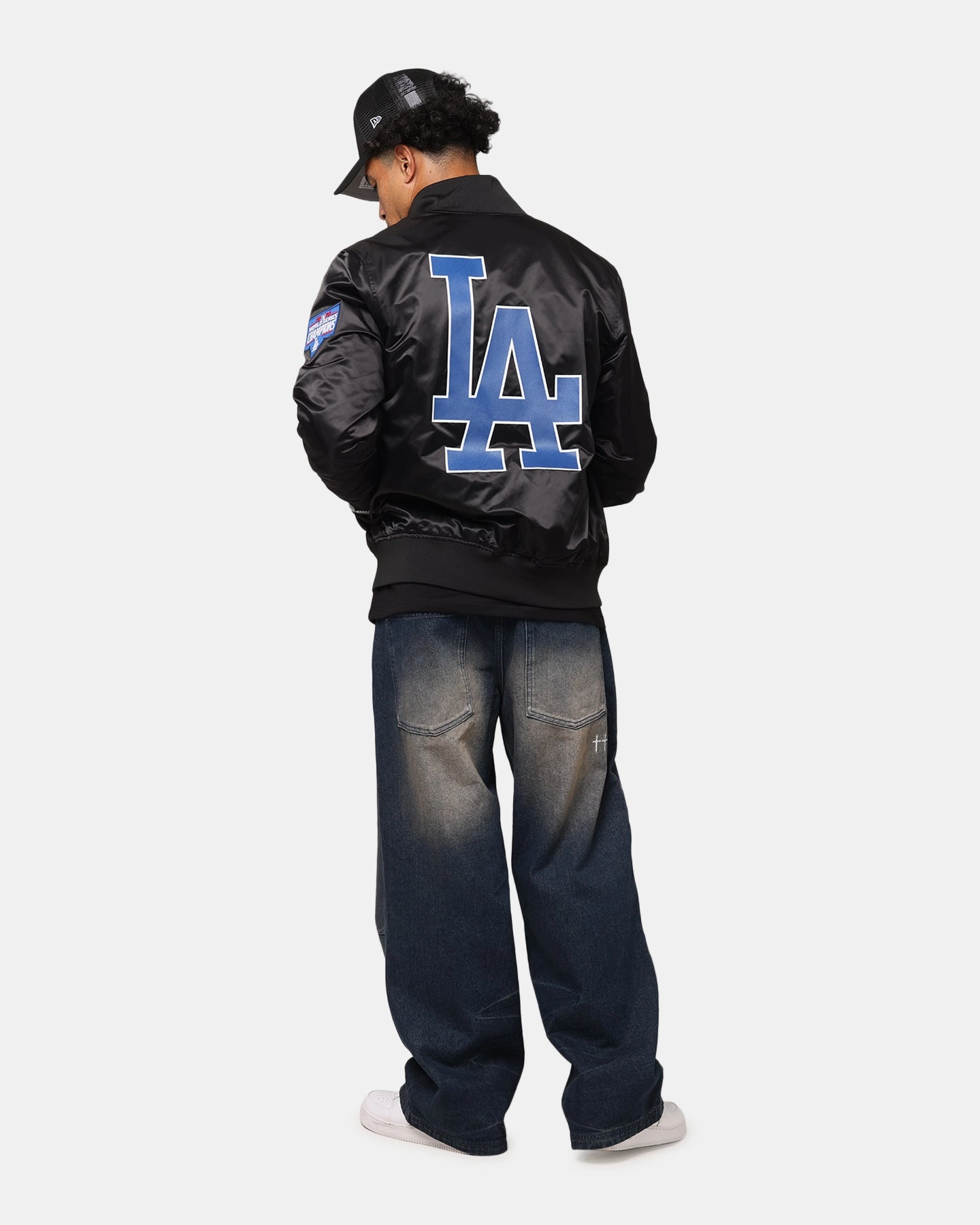 Minimalist Pro Standard Los Angeles Dodgers Big Logo Satin Jacket Black