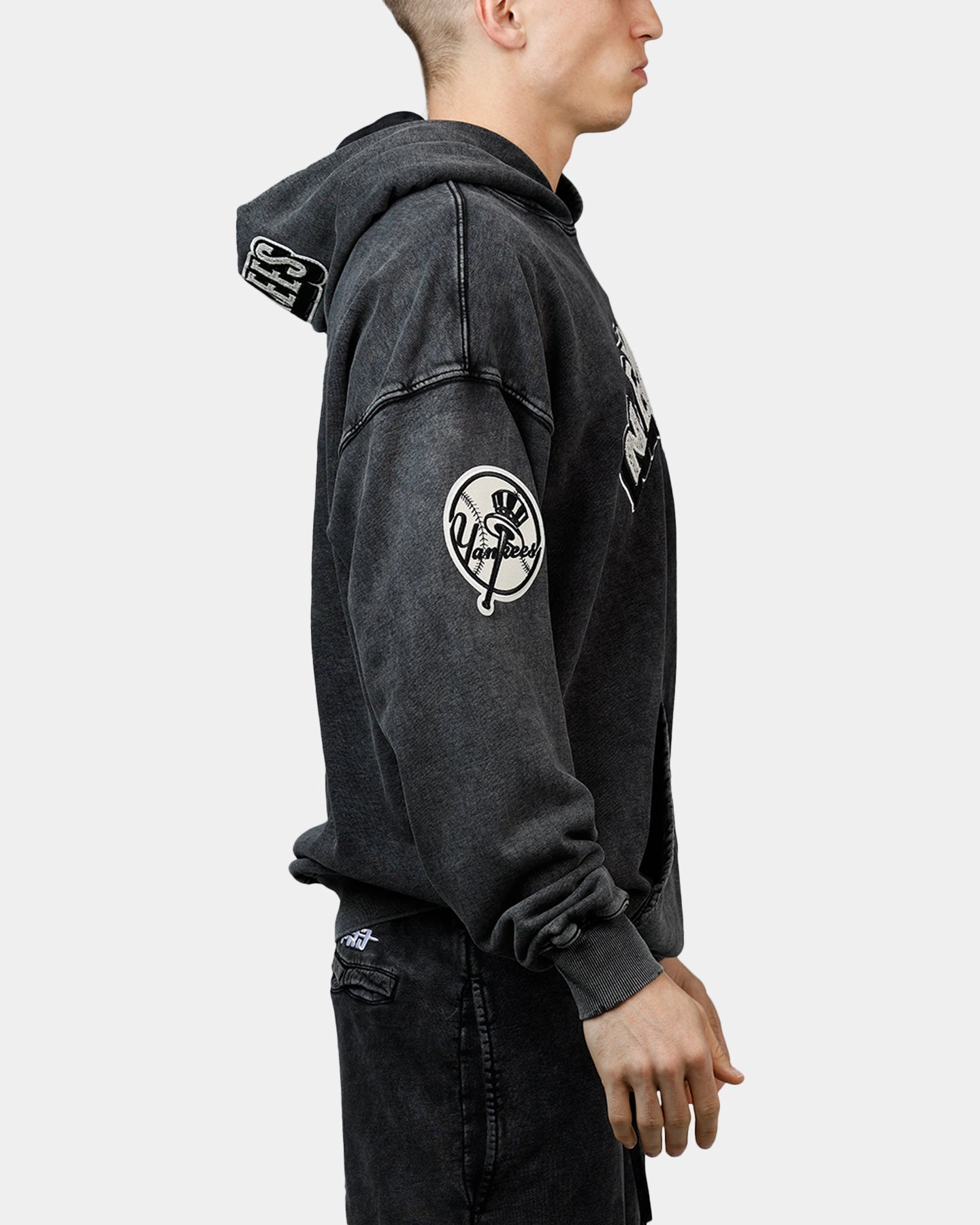 Pro Standard New York Yankees Raffia Hoodie Black Acidwash movement Lightweight