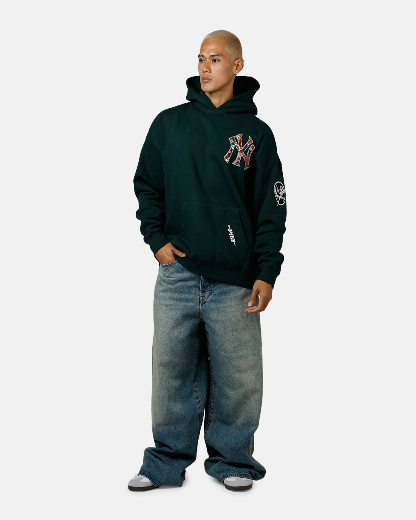 Pro Standard New York Yankees Tapestry 2.0 Hoodie Dark Green Nail-clipper suitable for educational purposes