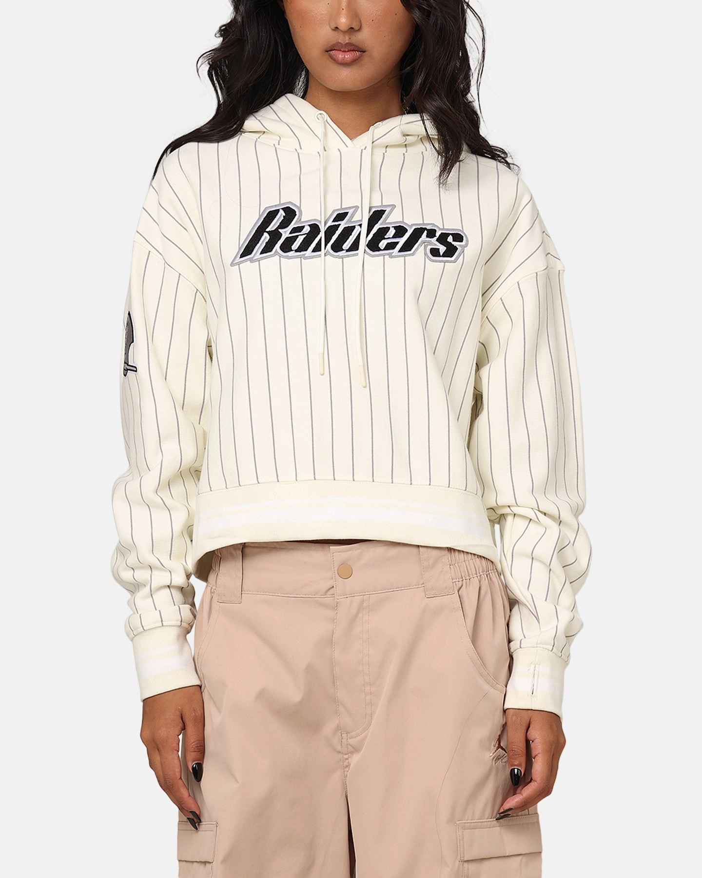 Pro Standard Women's Las Vegas Raiders Fleece Cropped Pullover Hoodie Eggshell/Grey everyday staple family trip