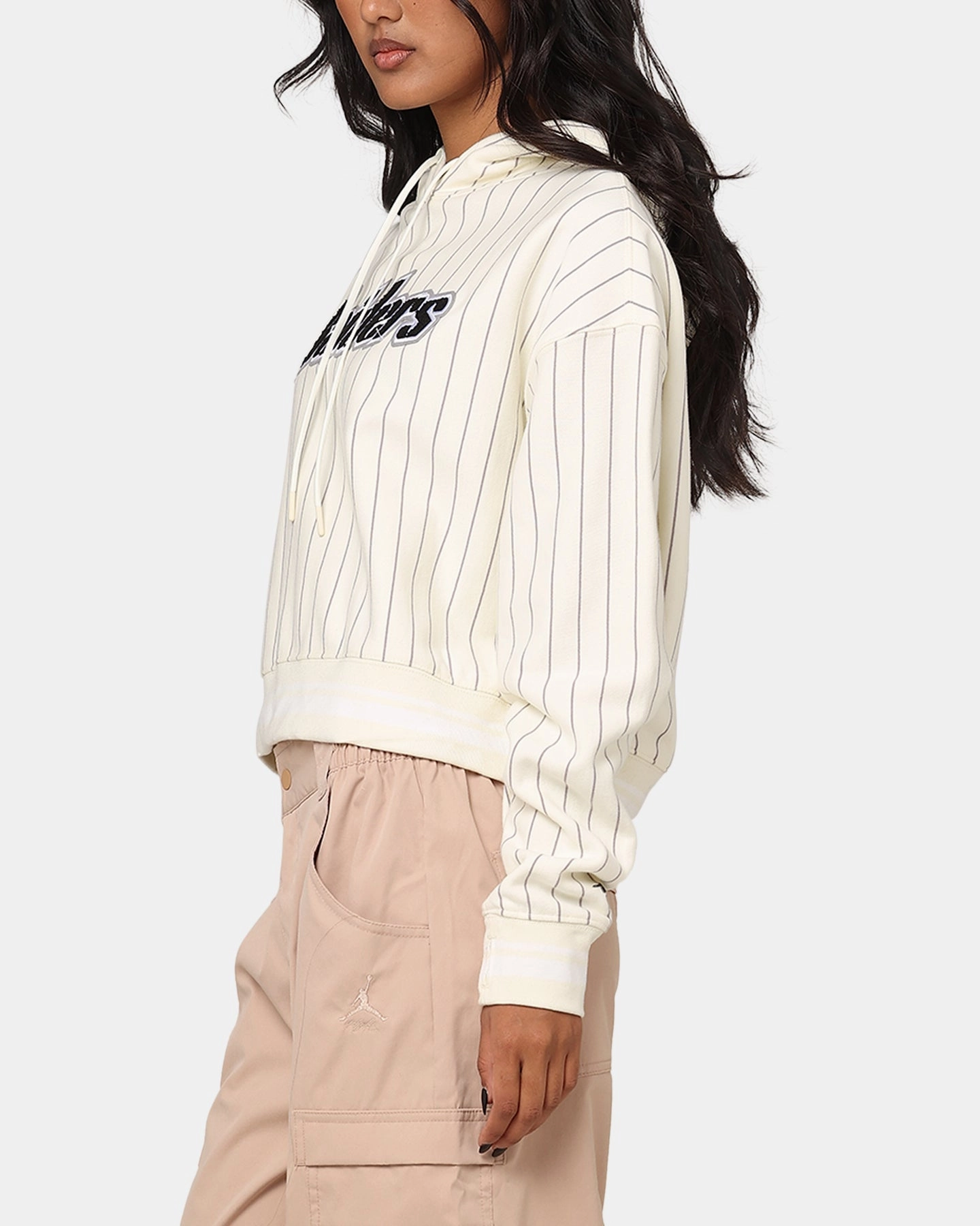Casual Edge Warm Weather Wear Pro Standard Women's Las Vegas Raiders Fleece Cropped Pullover Hoodie Eggshell/Grey