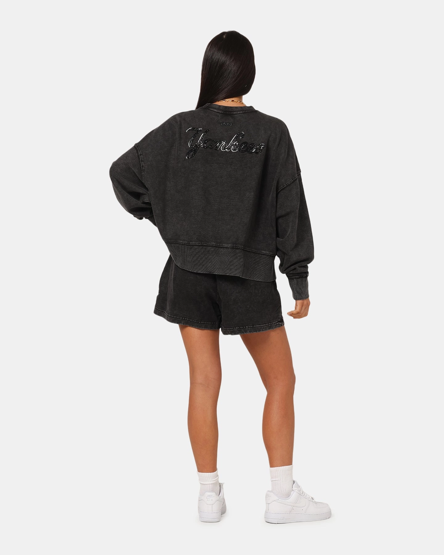 Pro Standard Women's New York Yankees Washed Crystaline Crewneck Washed Black abrasion resistant coating