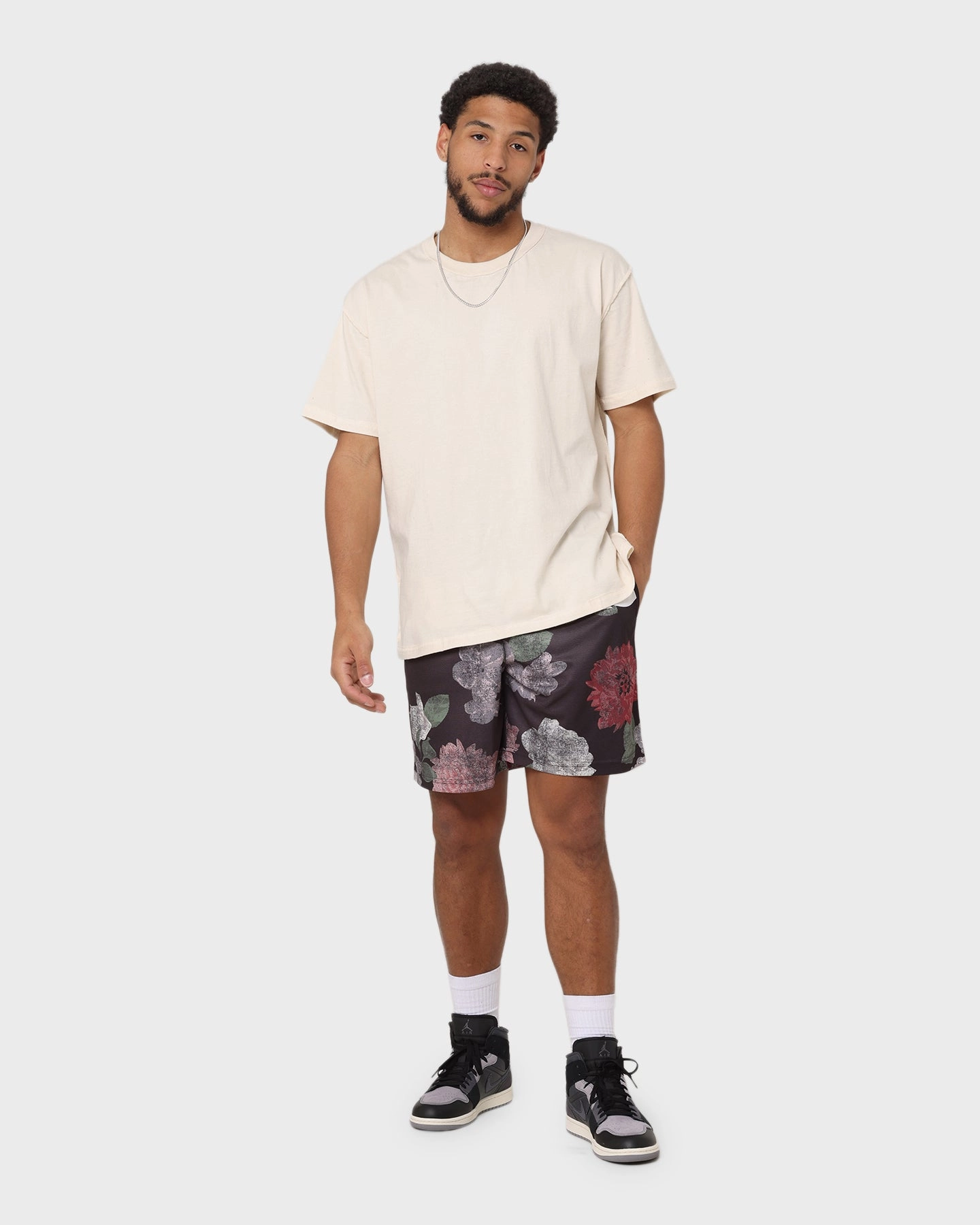 activewear option Majestic Athletic Las Vegas Raiders Digi Floral Camo Shorts Faded Black