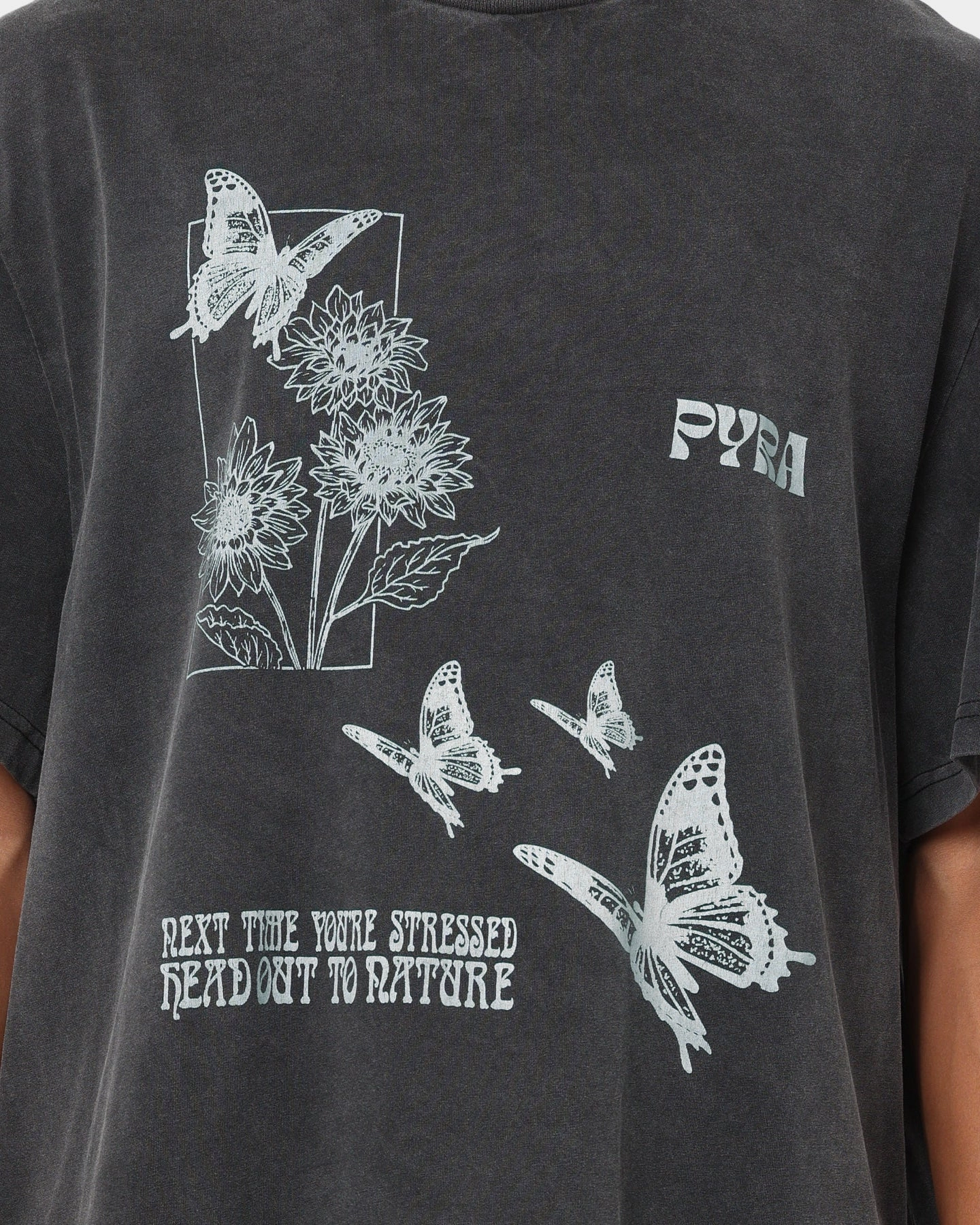 Relaxed Style PYRA Nature Graphic Vintage T-Shirt Vintage Black