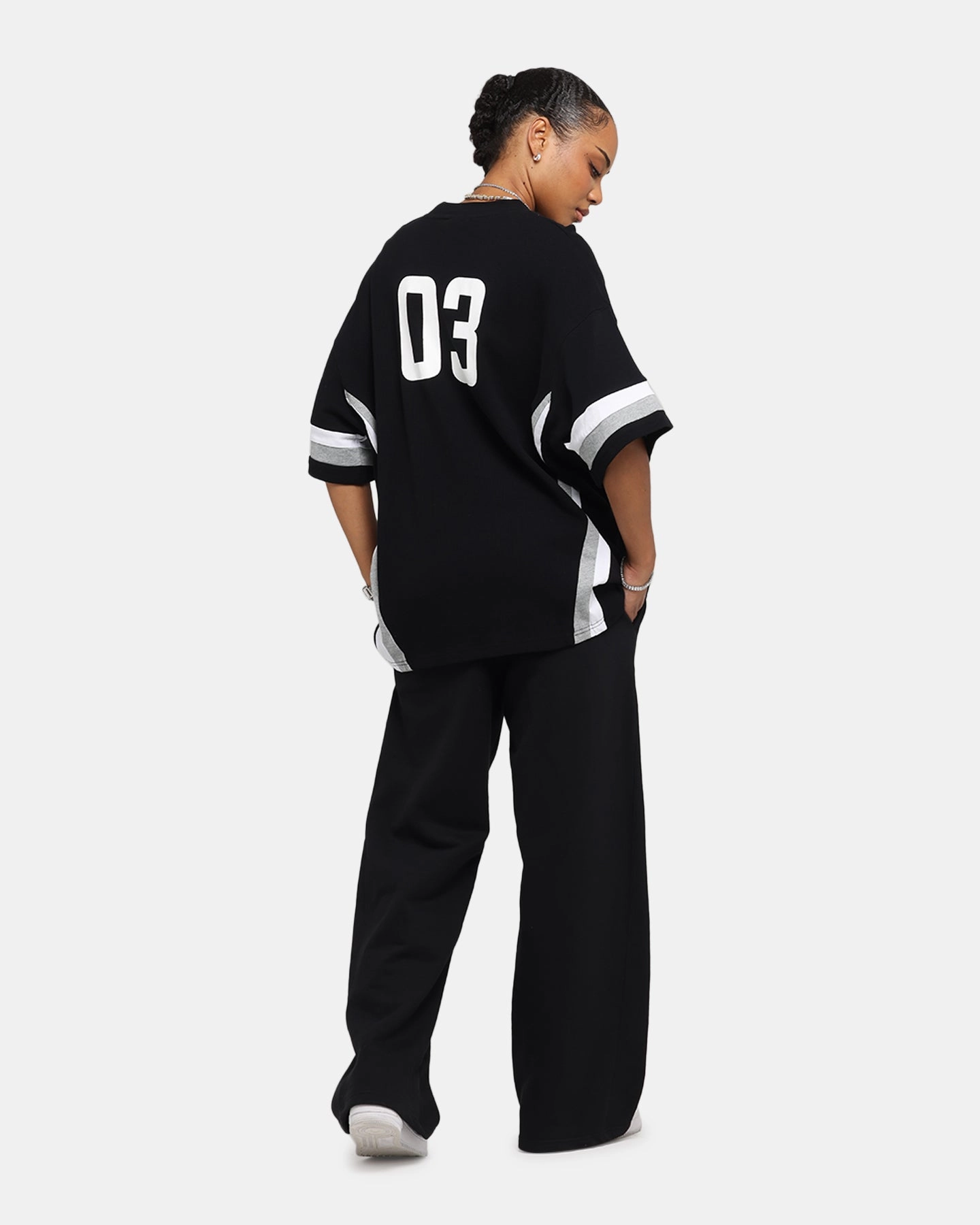 Minimal Style Trend Sustainable Production Process Carre Graffiti Waffle T-Shirt Black