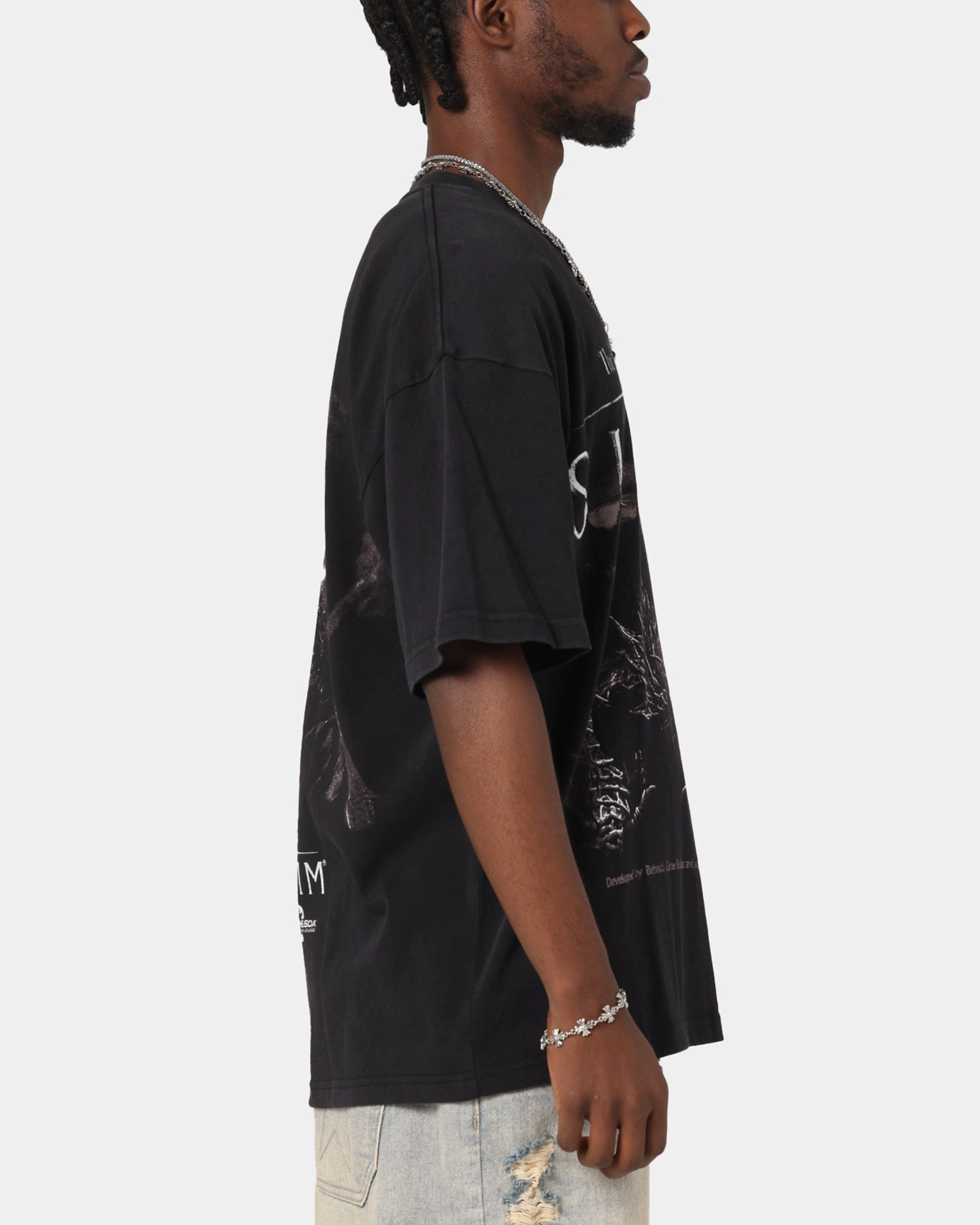73 Studio X The Elder Scrolls V: Skyrim Aludin Vintage T-Shirt Black Acidwash Playful Prints Timeless Piece