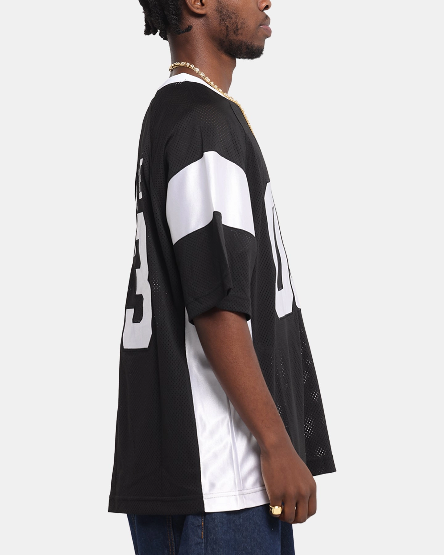 Smooth Surface Finish Quick Access Side Vents Carre Outlaw Jersey Black/White