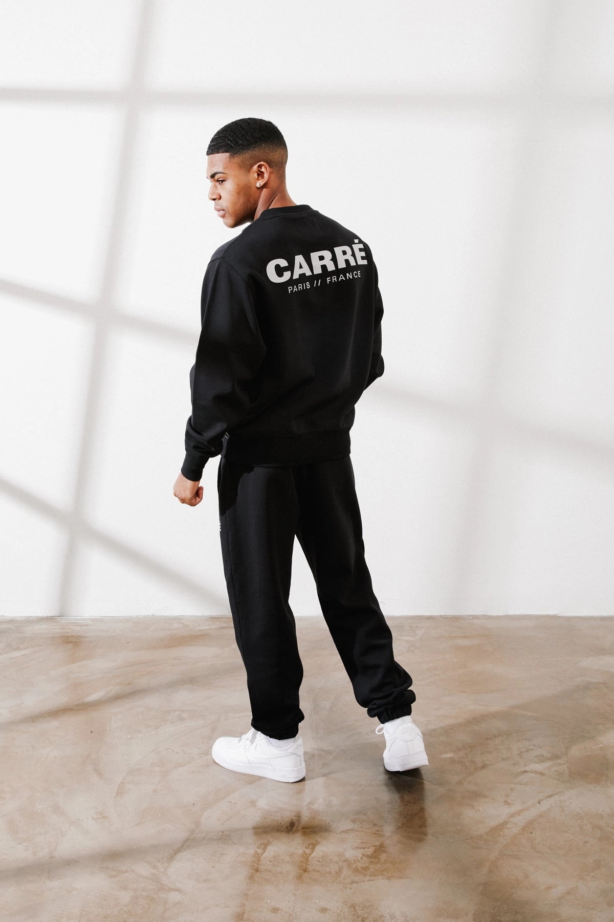 Carre Premium Motion Crewneck Black Anti Pill Technology