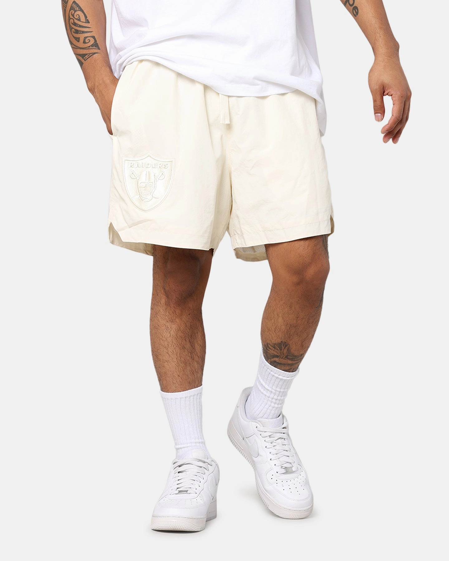 Pro Standard Las Vegas Raiders Neutral 2.0 Shorts Eggshell Daily Layer Beach-Ready Look