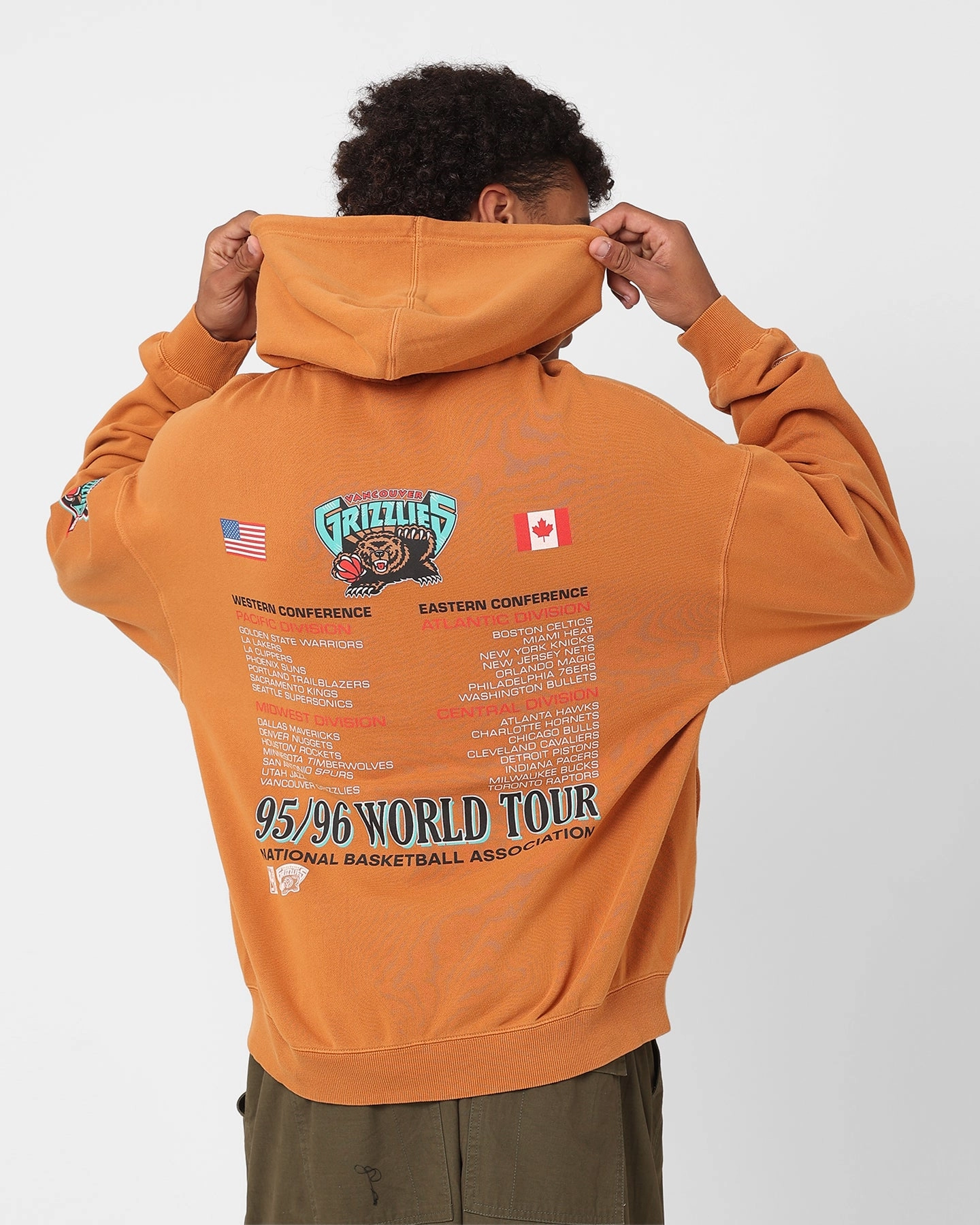 Mitchell & Ness Vancouver Grizzlies Tour Hoodie Bronze Art Exhibition Learn