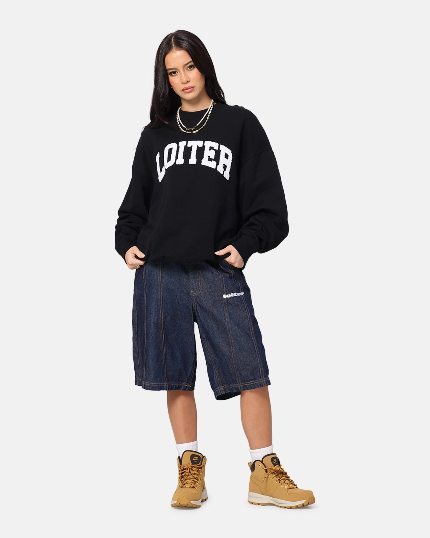 Comfy Fit Loiter Arch Premium Crewneck Black