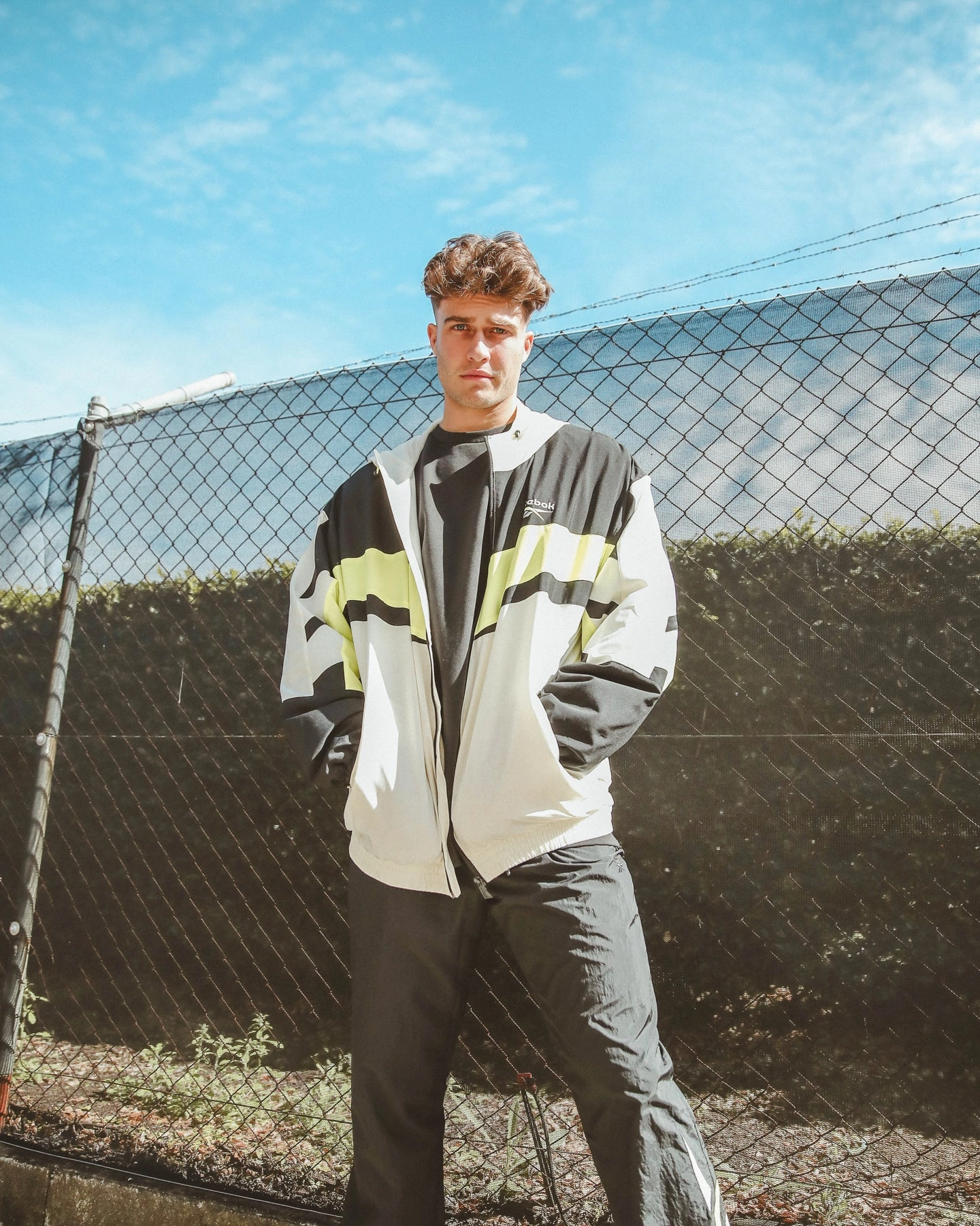 Loop Fastened Hood Reebok Classics Vector Windbreaker White/Black/Yellow