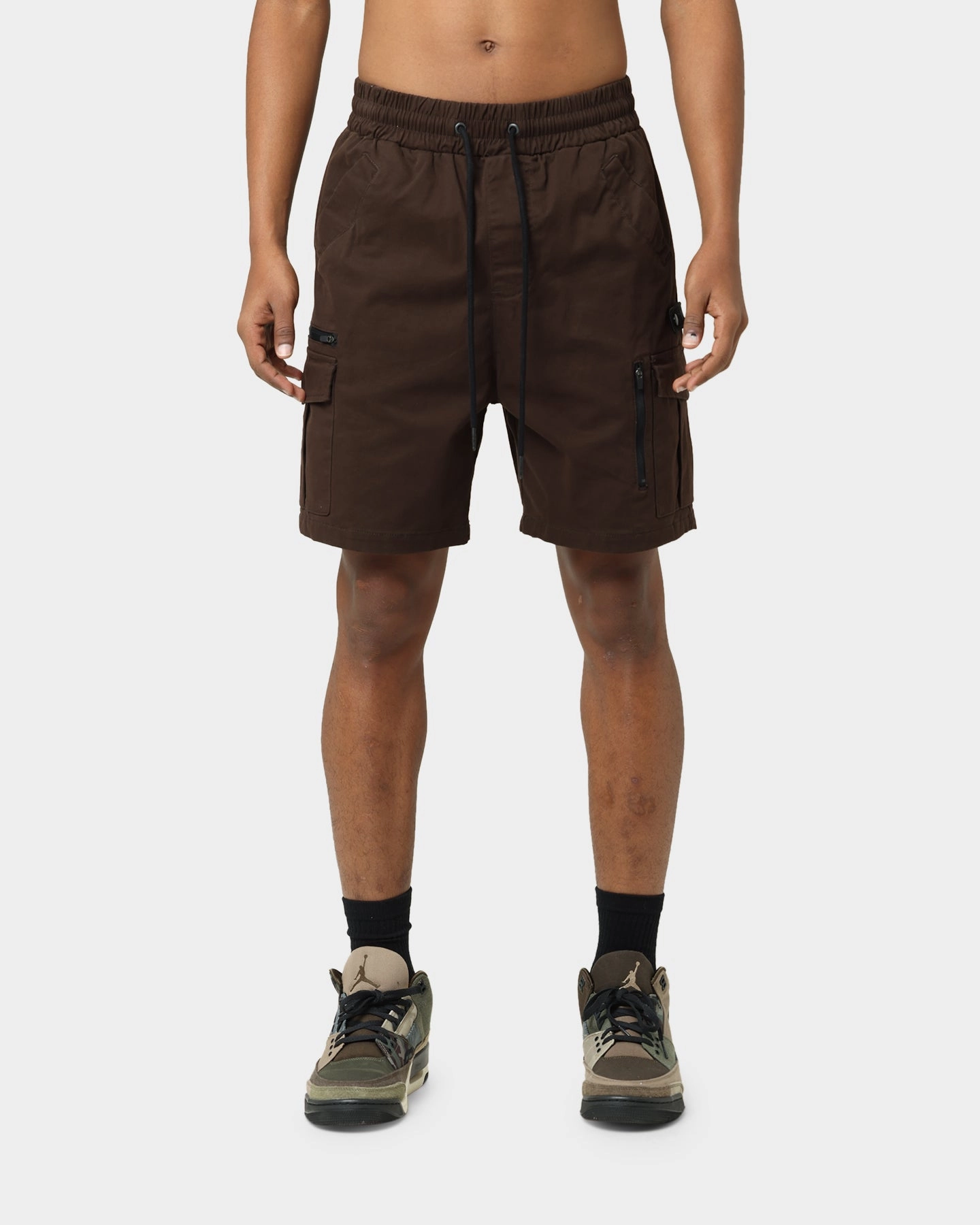 Carre Evolution Cargo Shorts Brown colorful t shirt