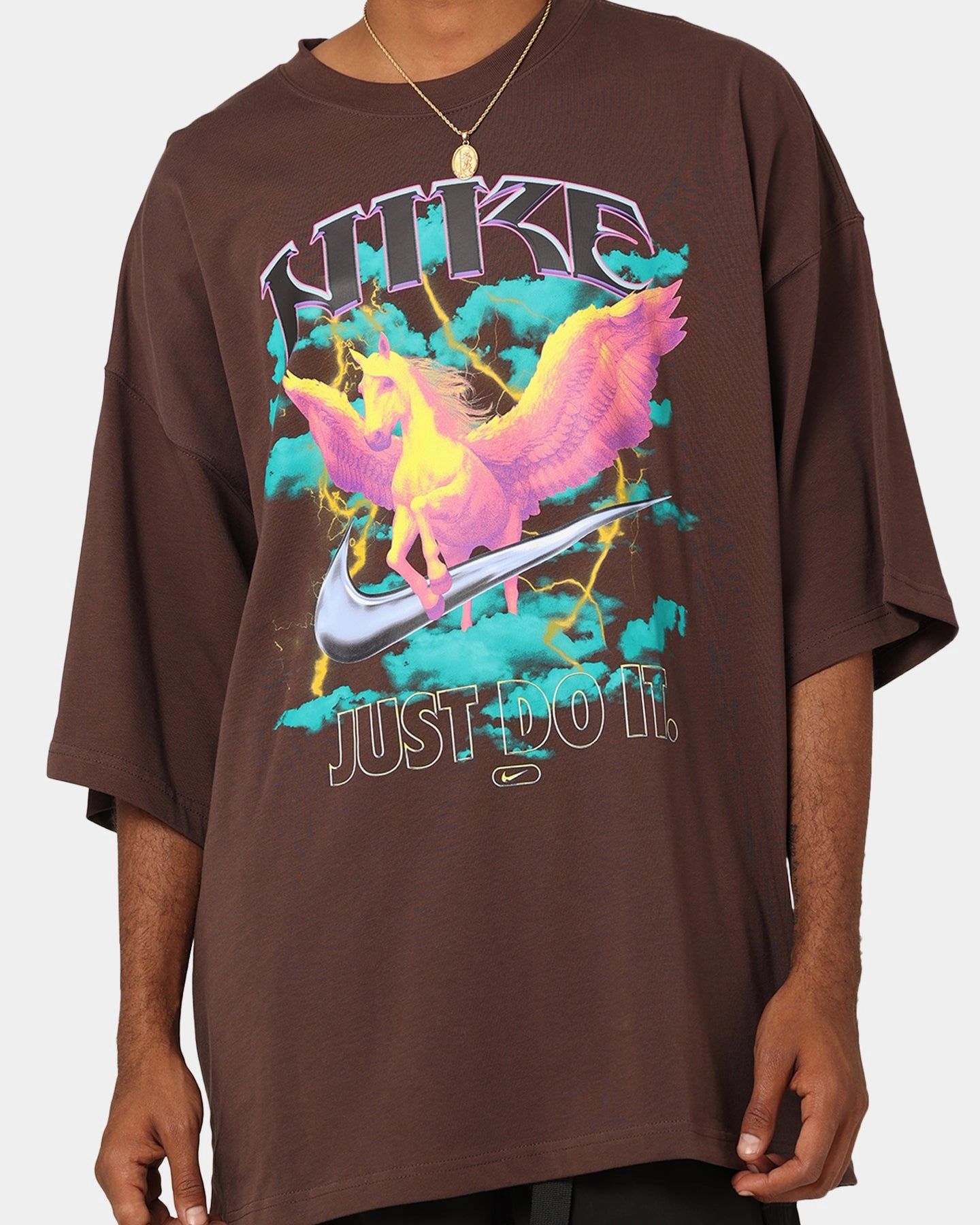 Nike Sportswear Oversized T-Shirt Baroque Brown Sports Outfit Comfortable and stylish