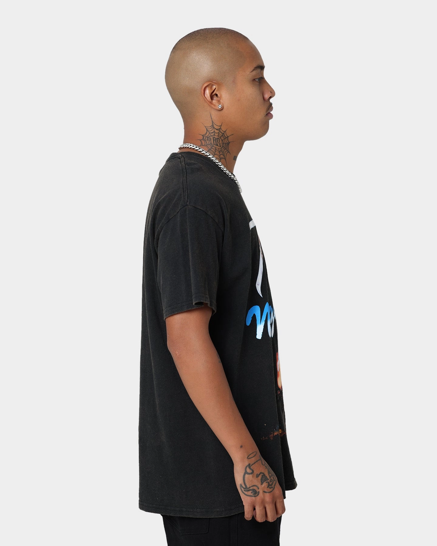 Day-to-Night Look Street Outfit American Thrift X A Nightmare on Elm Street Nightmare Vintage T-Shirt Black Wash