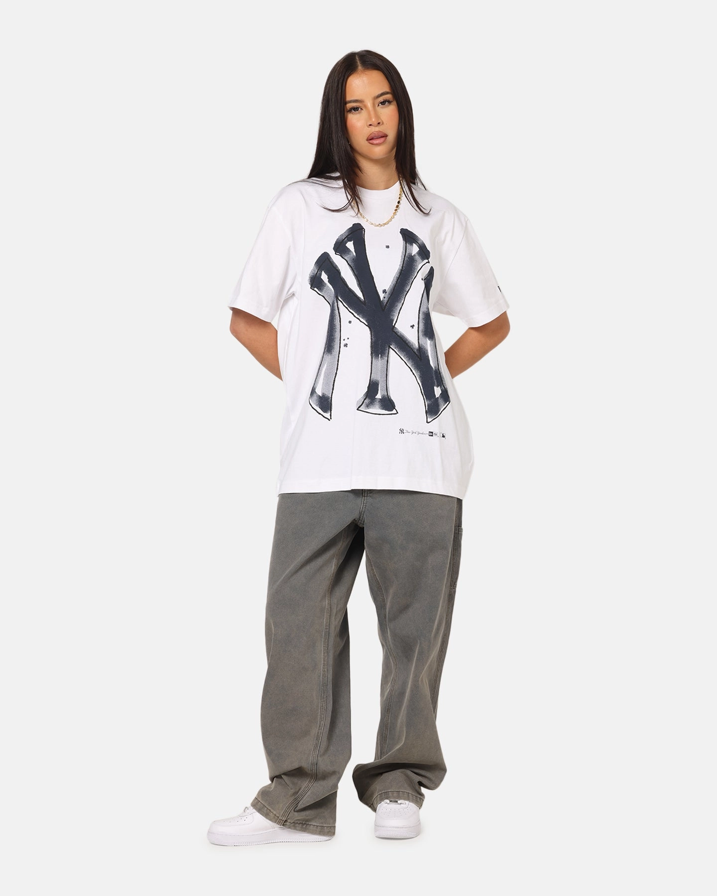 Ultra Soft Texture Casual Chic Look New Era New York Yankees Oversized Paint T-Shirt White