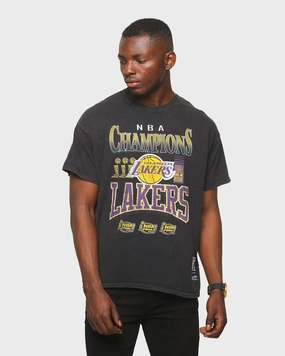 Chic and Cozy Wear Mitchell & Ness Lakers Vintage Champs Short-Sleeve T-Shirt Black