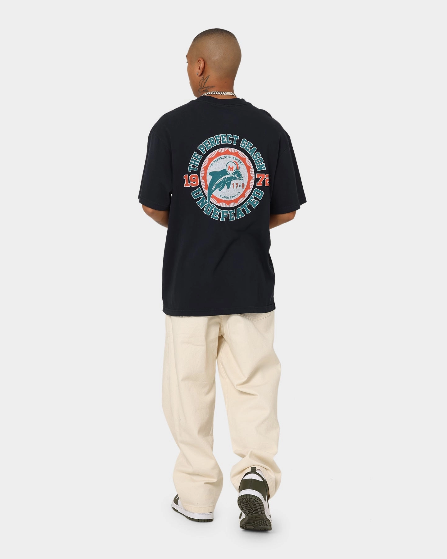 Casual Chic Mitchell & Ness Miami Dolphins Undefeated Vintage T-Shirt Faded Black