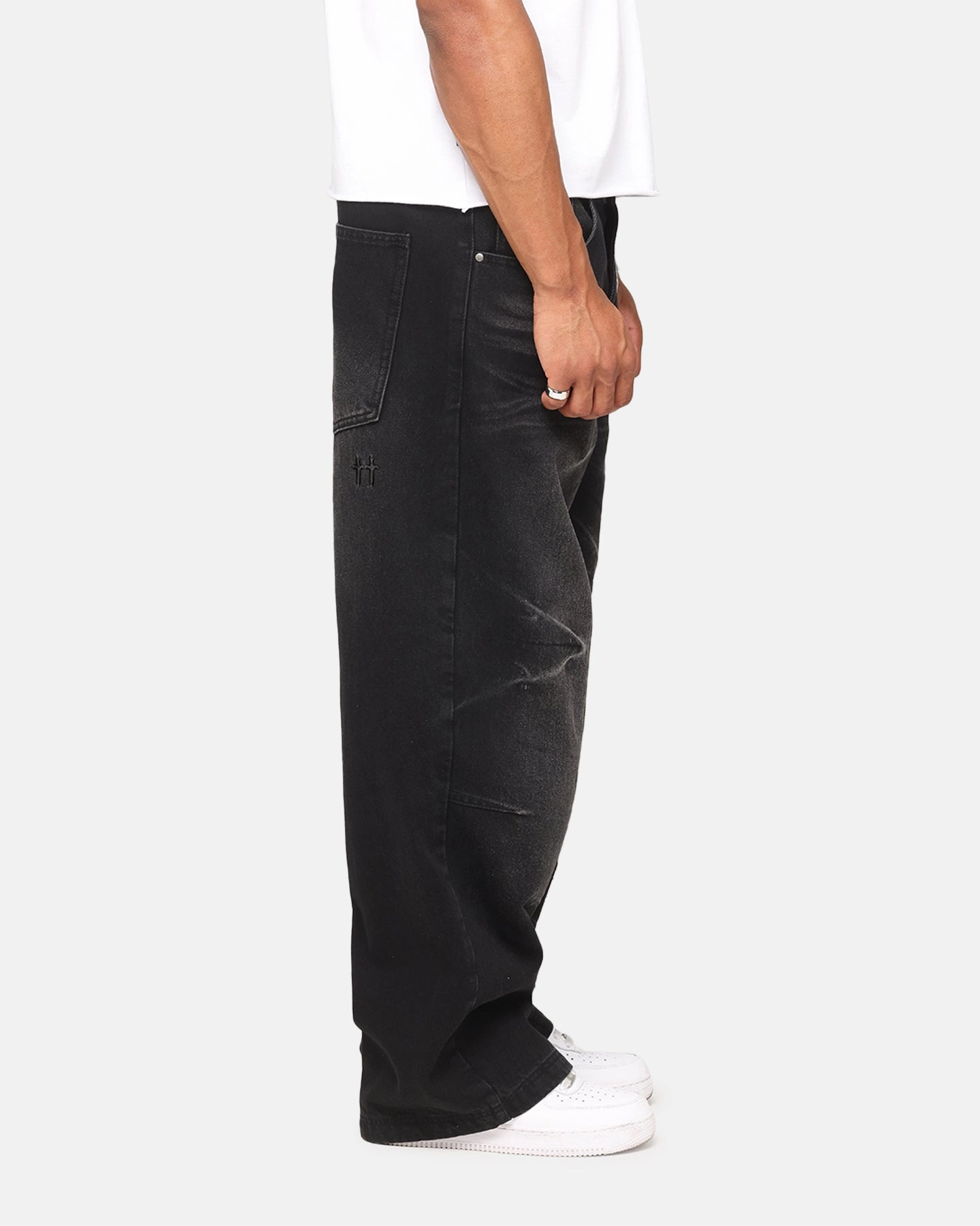 Saint Morta Amplus Jeans Antiquity Black Rugged Feel Evening Stroll Weekend Getaway
