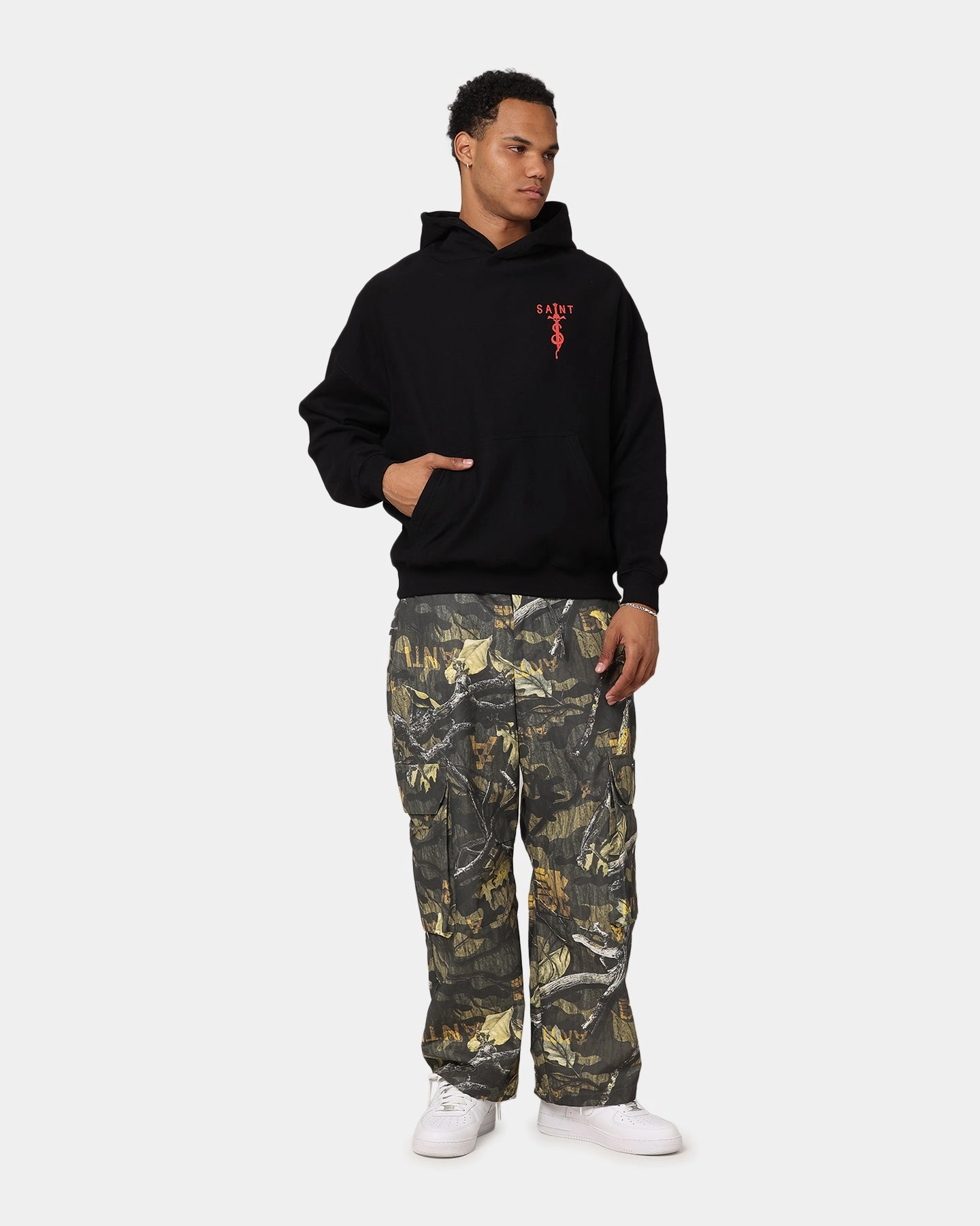 Lose Static Resistant Saint Morta Daggers Premium Hoodie Black/Red