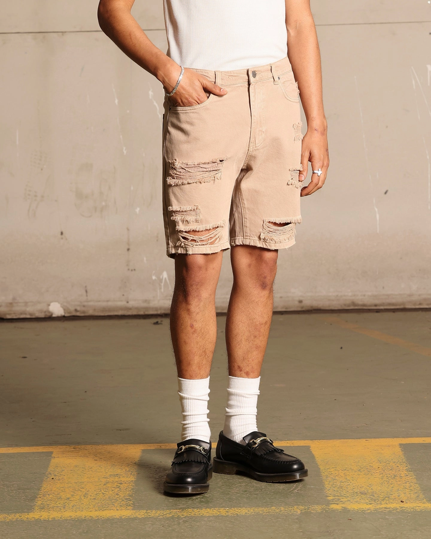 Saint Morta Destroyer Distressed Shorts Bone Tailored Cut snowboarding apparel